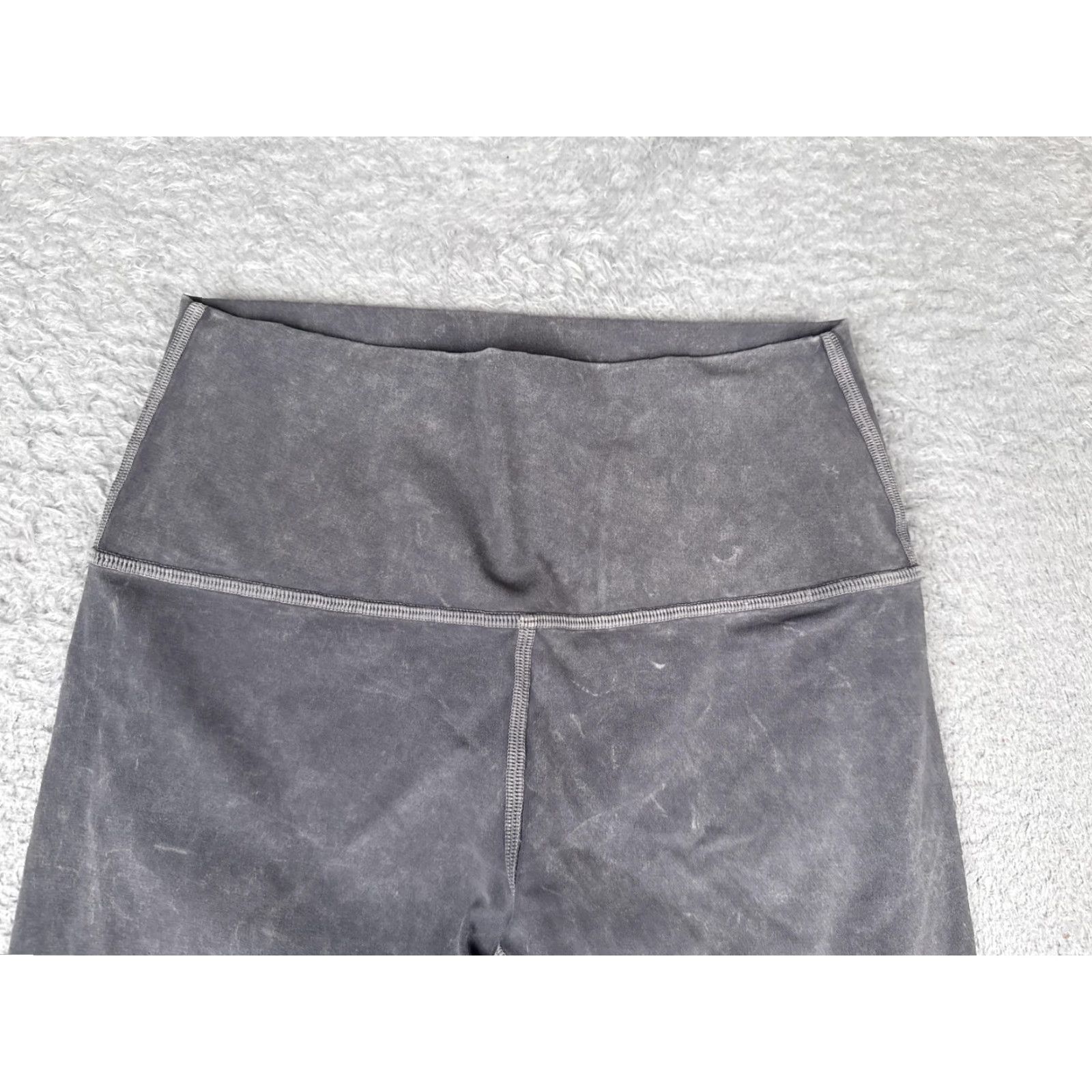 Lululemon Lululemon Wunder Under Pants Womens 4 Gray Hi-Rise 21" Crop Tight Leggings Yoga Gym & Training Womens) Size 27" / US 4 / IT 40 - 4 Thumbnail