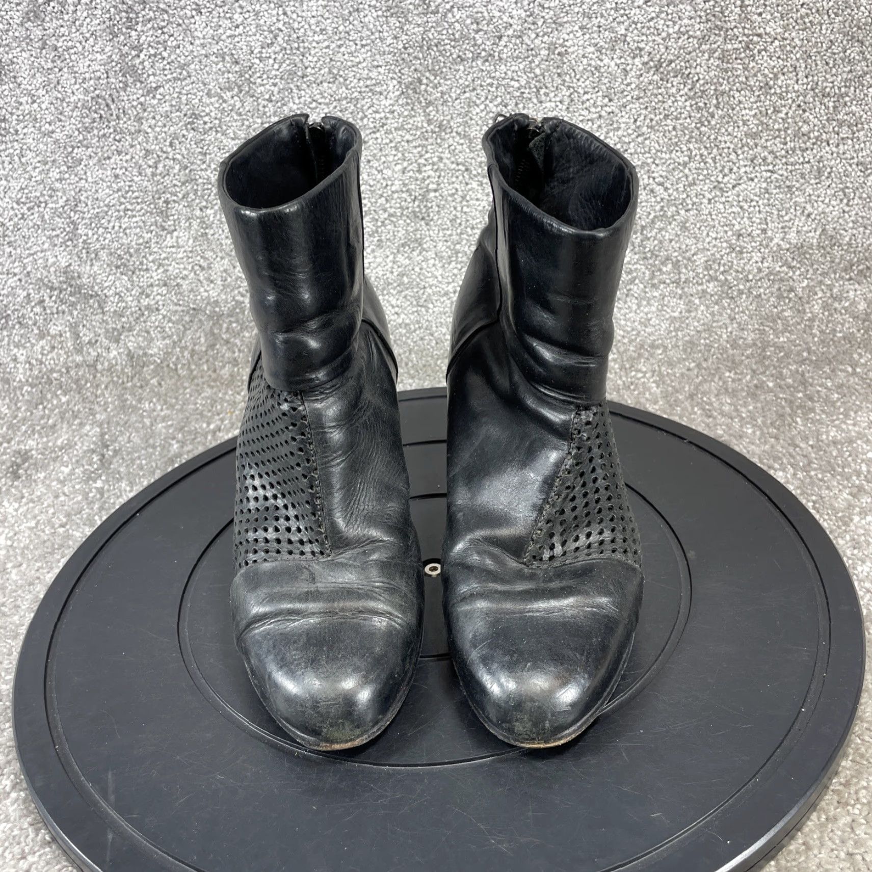 Rag & Bone VINTAGE rag & bone Women’s Bootie Size 10 US 40 EU Black Leather Ankle High Heel Fall Winter Outsole Rubber Size US 10 / IT 40 - 4 Thumbnail