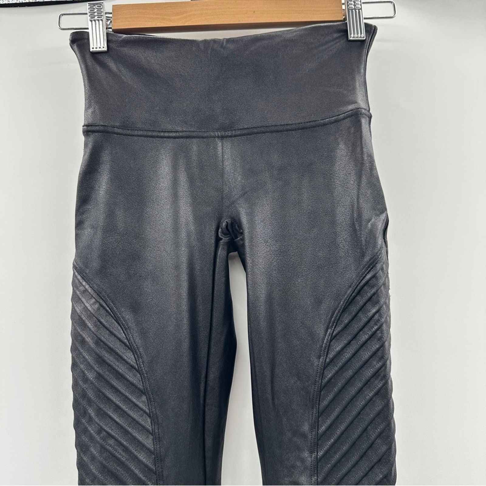 Spanx Spanx Black Faux Leather Moto Mid Rise Shaping Leggings Sz S Size 22" - 3 Thumbnail
