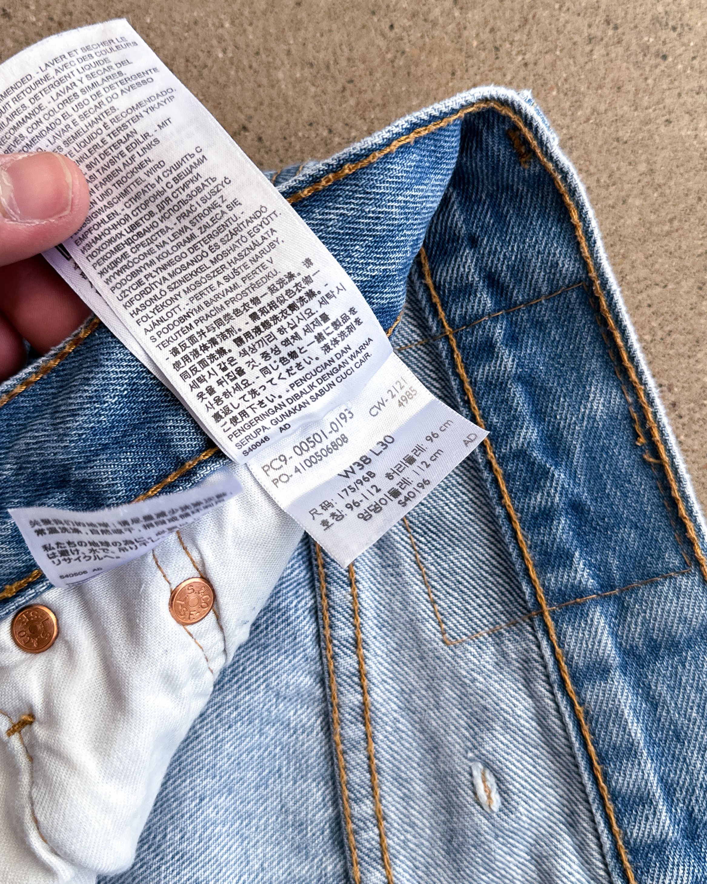 Levi's Levi's 501 Jeans Straight Leg Classic Button Fly Men's 38 Size US 38 / EU 54 - 3 Thumbnail
