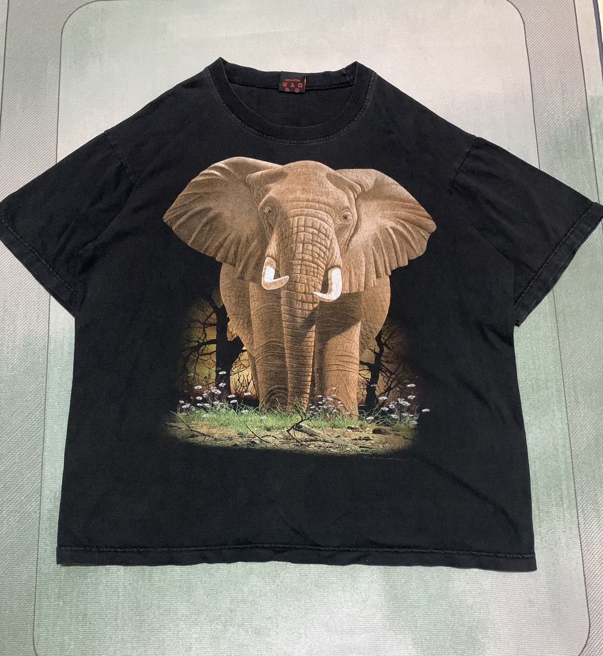 Other Vintage Joligolf Thailand Thai Elephant tourist t-shirt Size US L / EU 52-54 / 3 - 1 Thumbnail