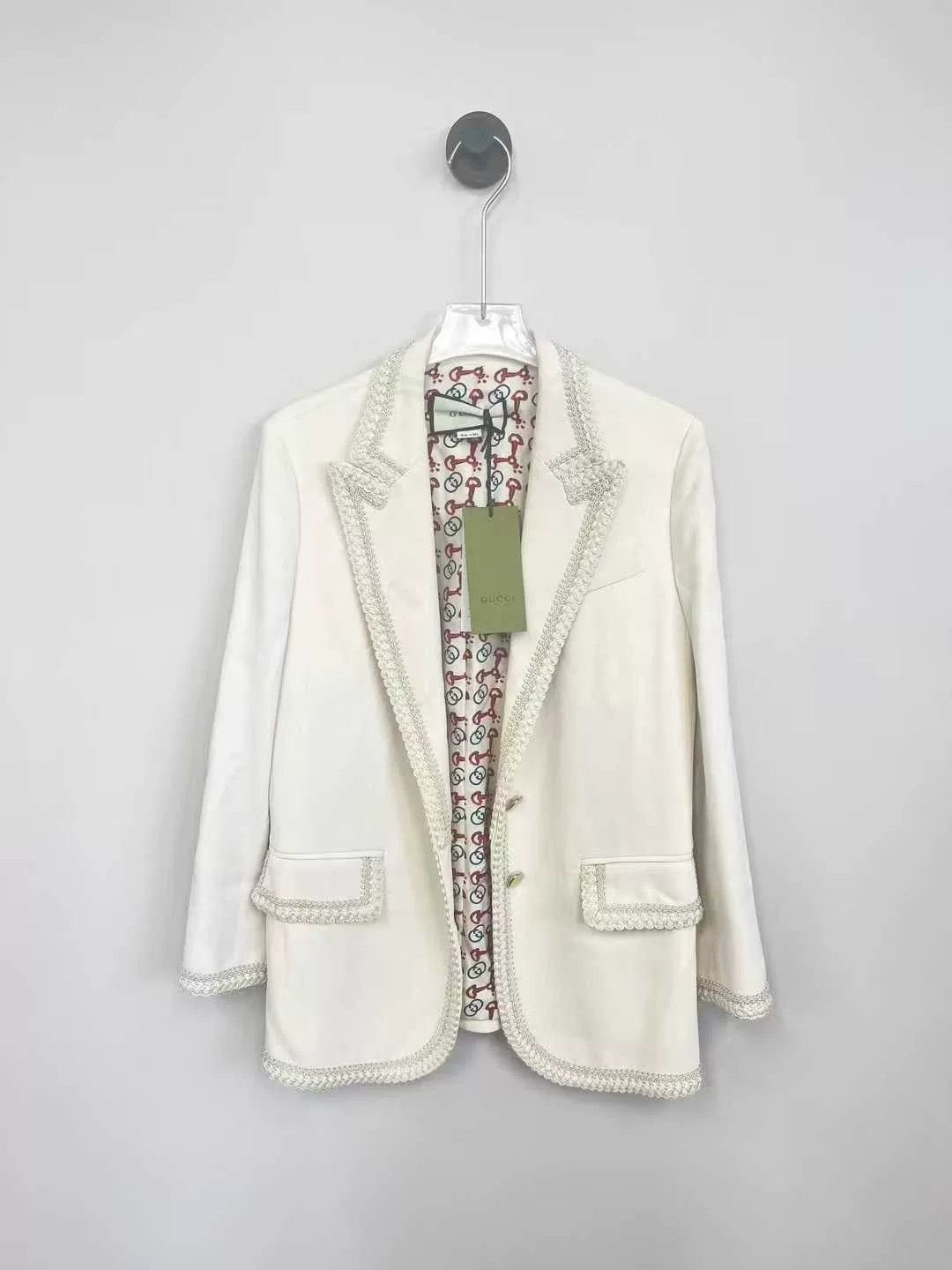 Gucci gucci ivory silk blazer with gold details Size M / US 6-8 / IT 42-44 - 1 Thumbnail