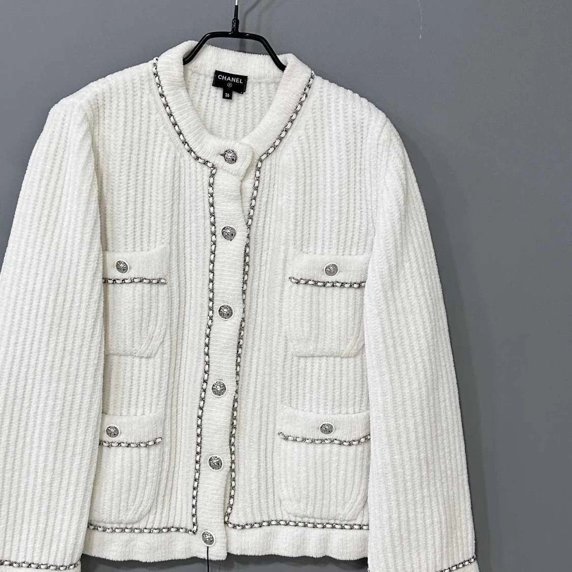 Chanel Chanel white silver button jacket women's 36 Size XS / US 0-2 / IT 36-38 - 2 Thumbnail