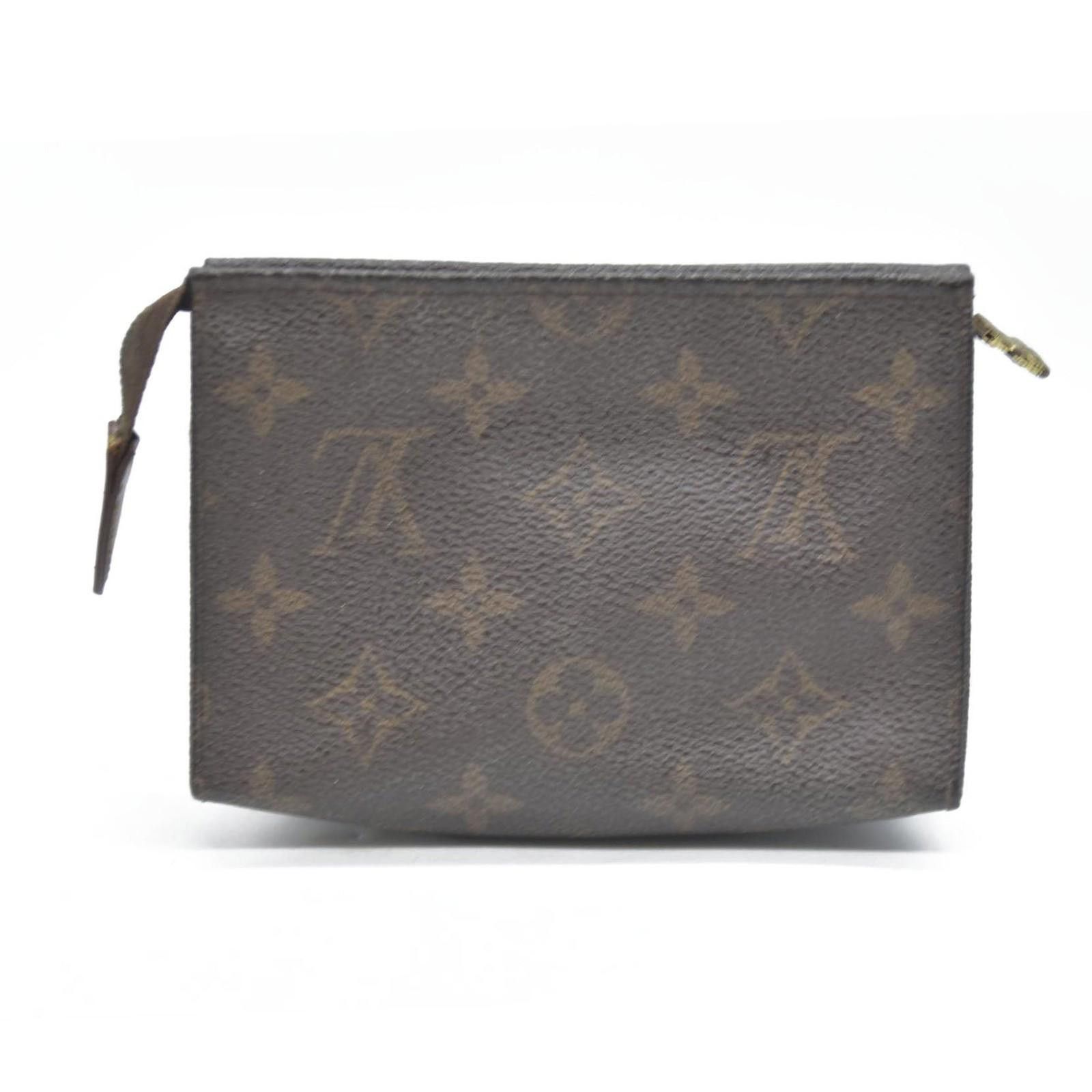 Louis Vuitton Louis Vuitton Monogram Poche Toilette 15 Cosmetics MB0042 Size ONE SIZE - 6 Thumbnail
