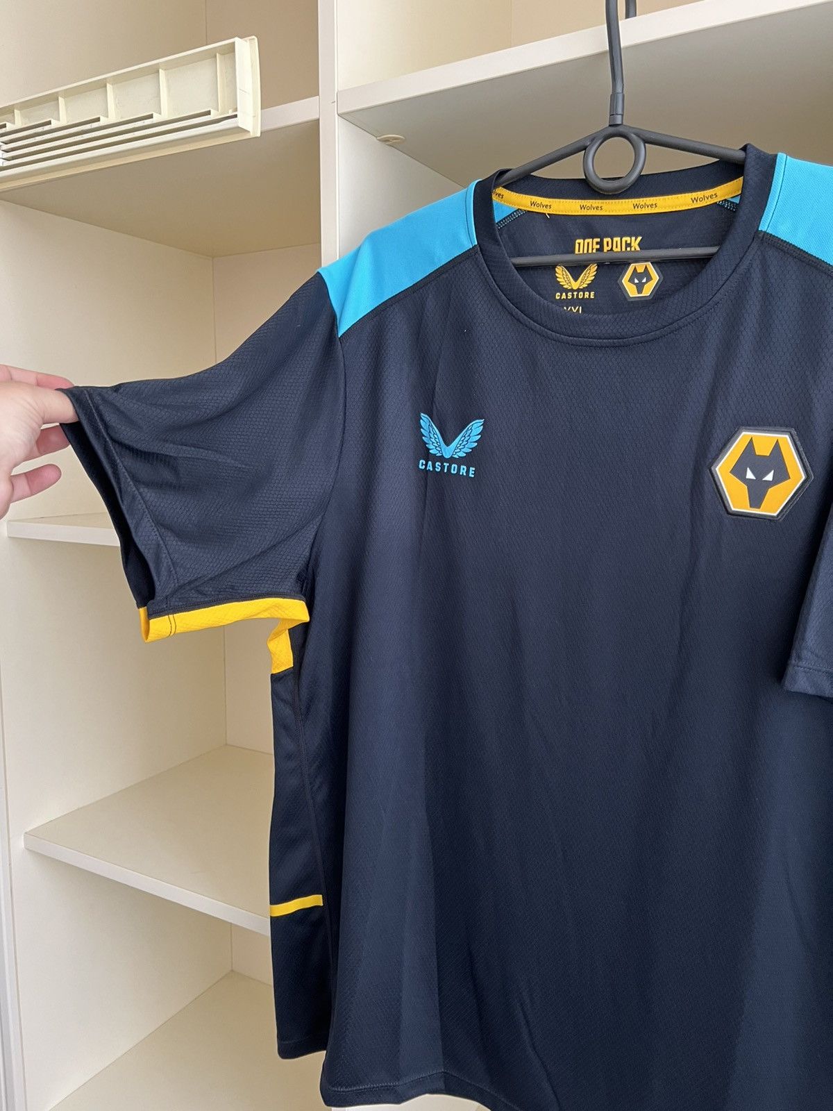 Castore Castore Wolverhampton Jersey Soccer Football Blokecore Size US XXL / EU 58 / 5 - 7 Thumbnail