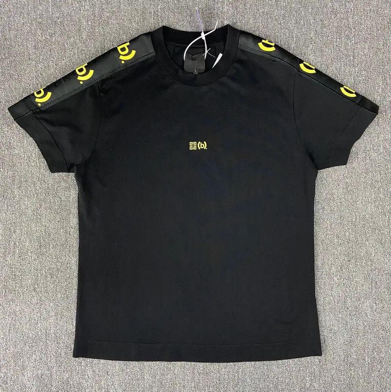 Givenchy Givenchy Women's Black Cotton T-Shirt Large 0089 Size L / US 10 / IT 46 - 1 Thumbnail
