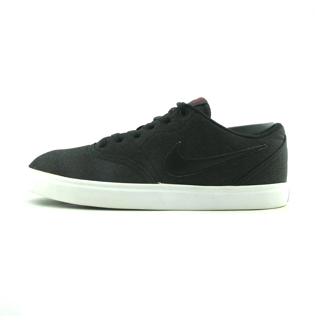 Nike Nike SB Check Solarsoft canvas sneaker in black Size US 12 / EU 45 - 1 Thumbnail
