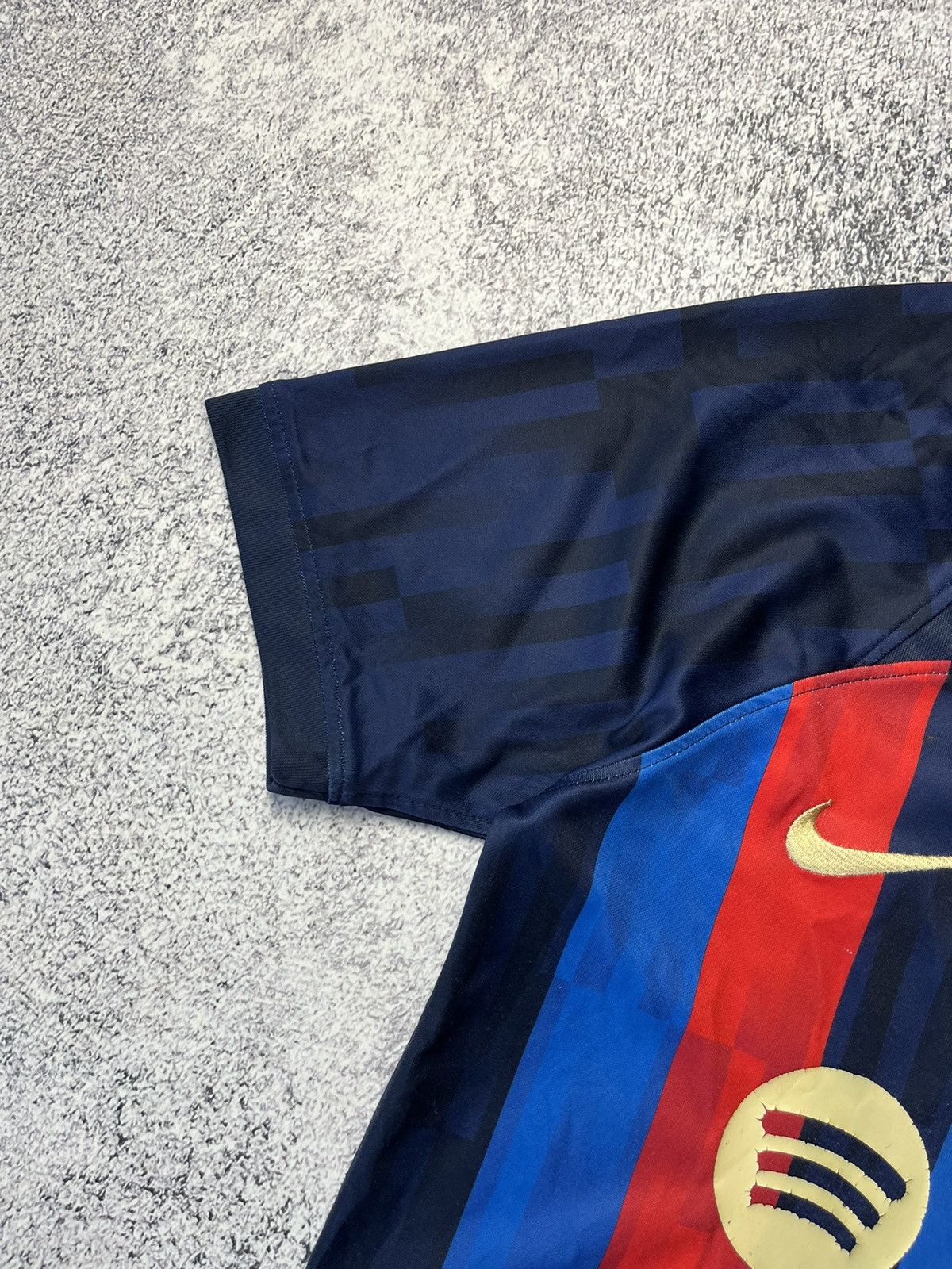 Vintage Nike Barcelona 2022/23 Home Soccer Football Jersey Men’s Size US S / EU 44-46 / 1 - 7 Thumbnail