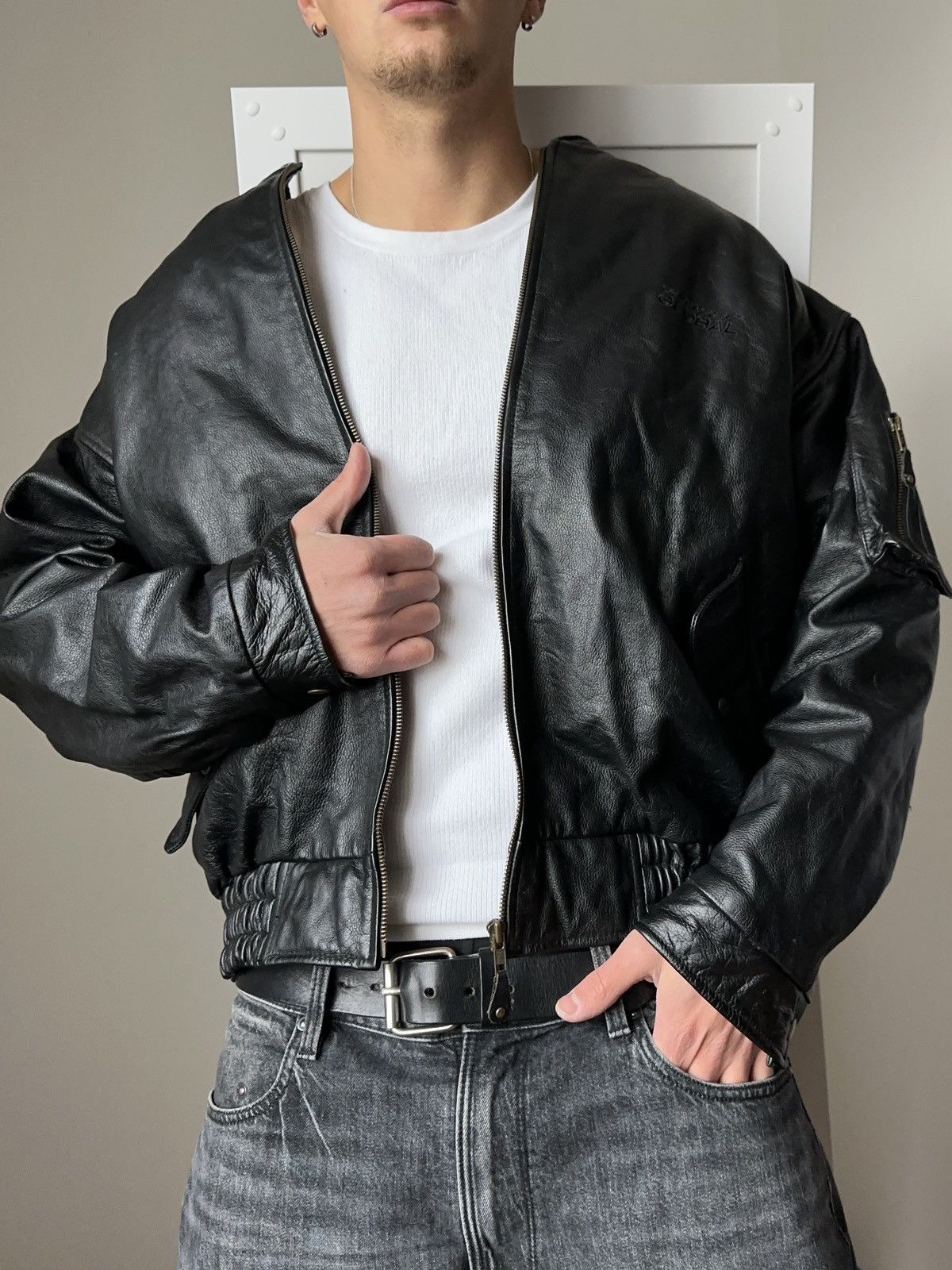 Japanese Brand Vintage Black Leather Boxy Bomber Jacket Kanye West Style Size US XL / EU 56 / 4 - 1 Thumbnail