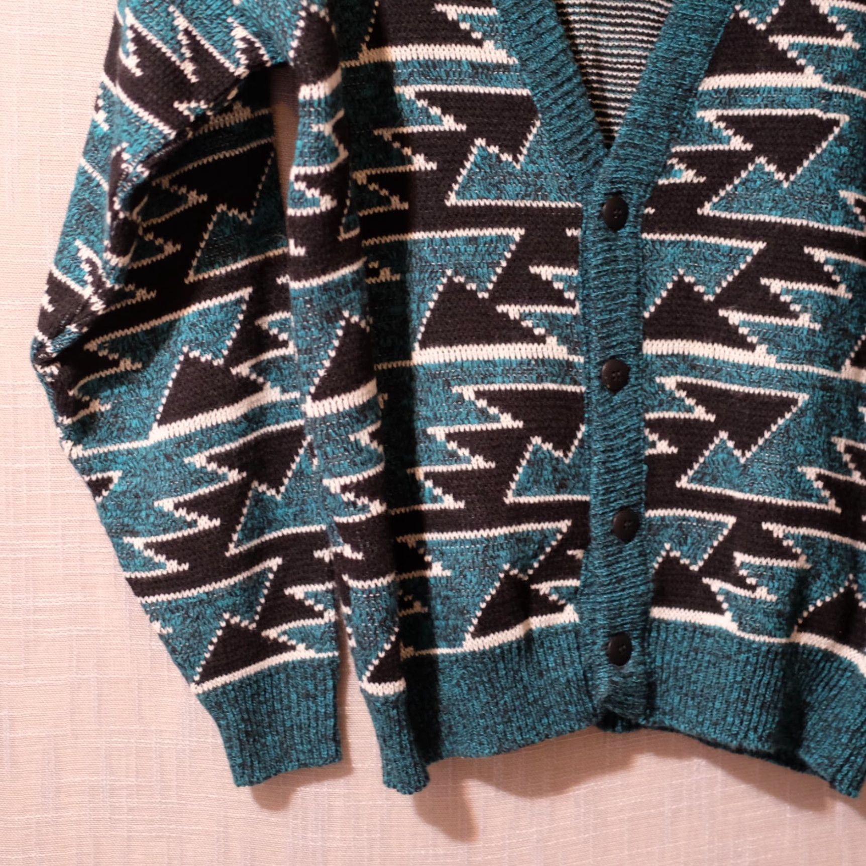 Vintage VINTAGE Le Tigre Cardigan Sweater Men's L Green/Black/White Geometric Knit Long Sleeve V-Neck 1980s/70s Oversized Retro Hipster USA Mens Size US L / EU 52-54 / 3 - 3 Thumbnail