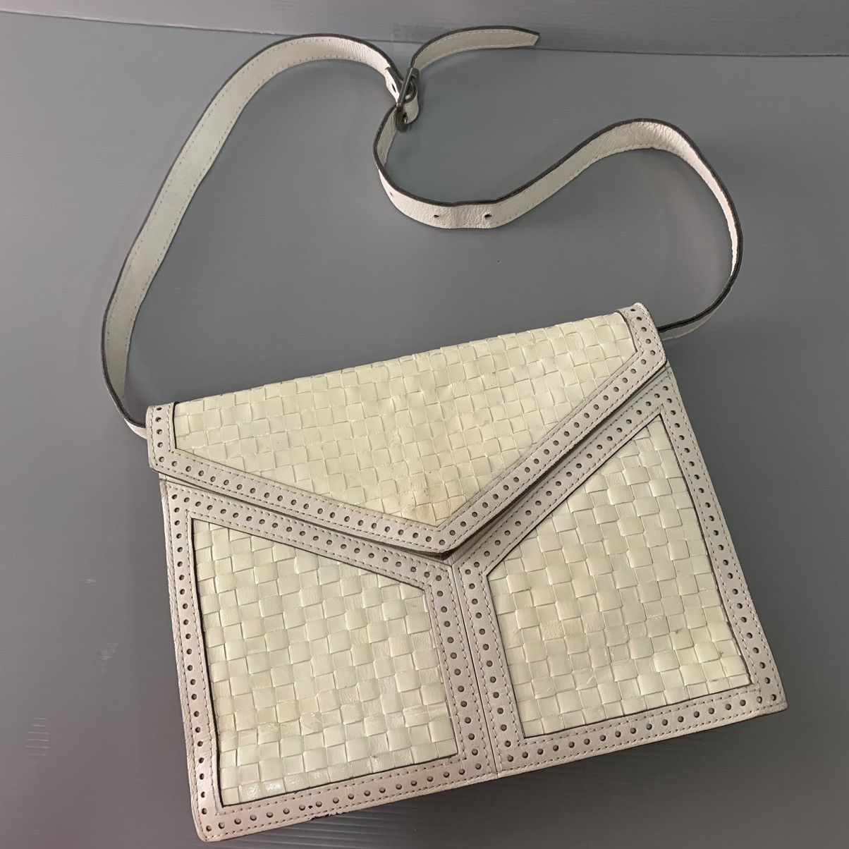 Yves Saint Laurent Yves Saint Laurent Leather Shoulder Bag Size ONE SIZE - 2 Thumbnail