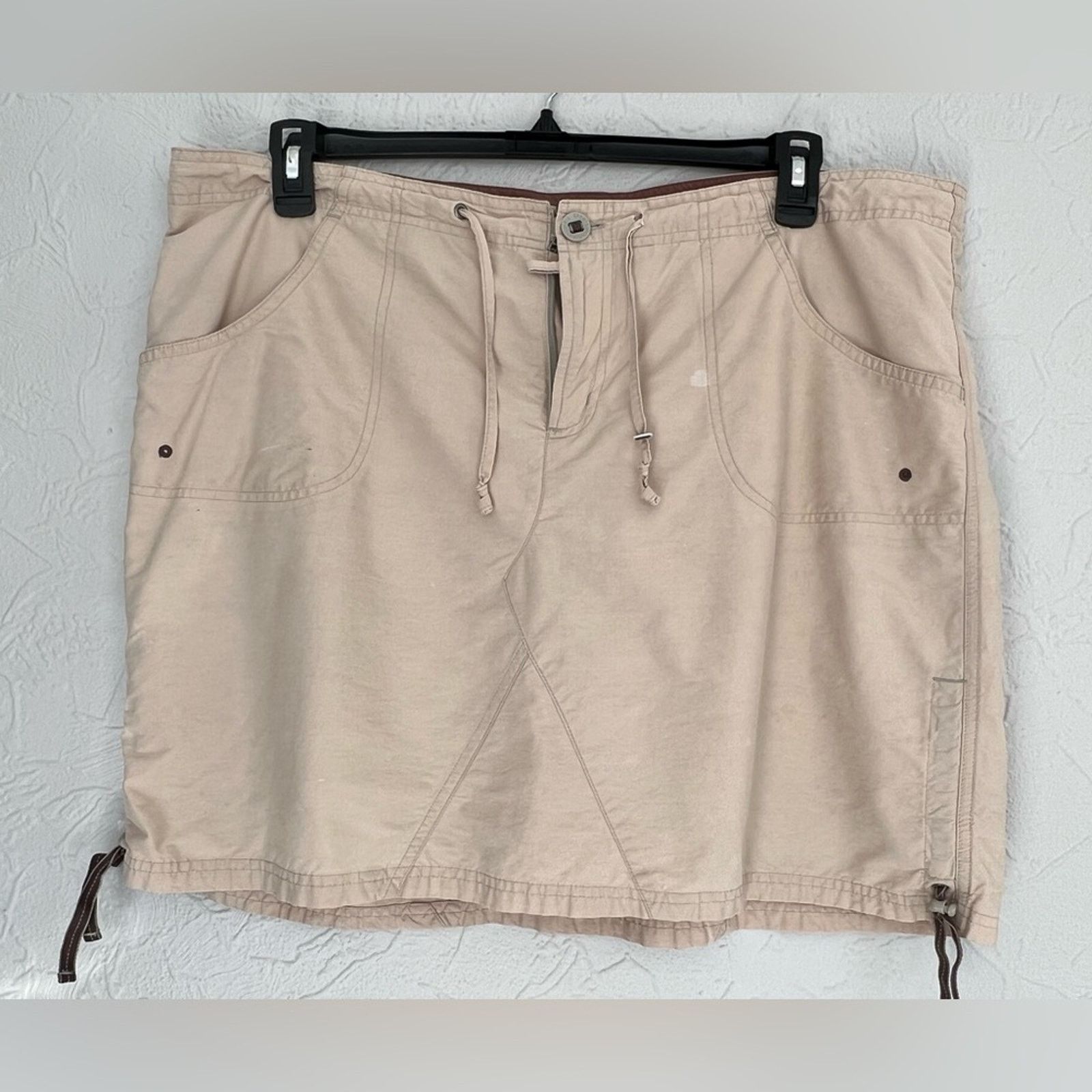Columbia Columbia Sports Women's Khaki Skirt Size XL - COTTON NYLON Size 34" / US 12 / IT 48 - 1 Thumbnail