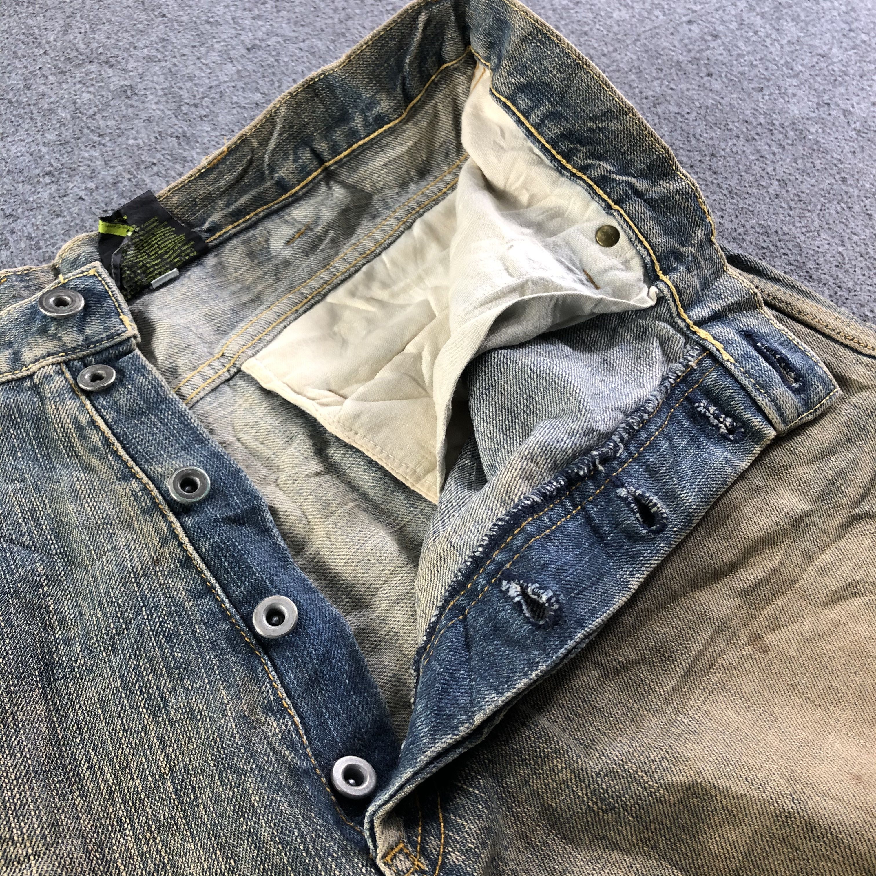 Japanese Brand Vintage Distress Japan Jeans-J3777 Size US 37 - 8 Thumbnail