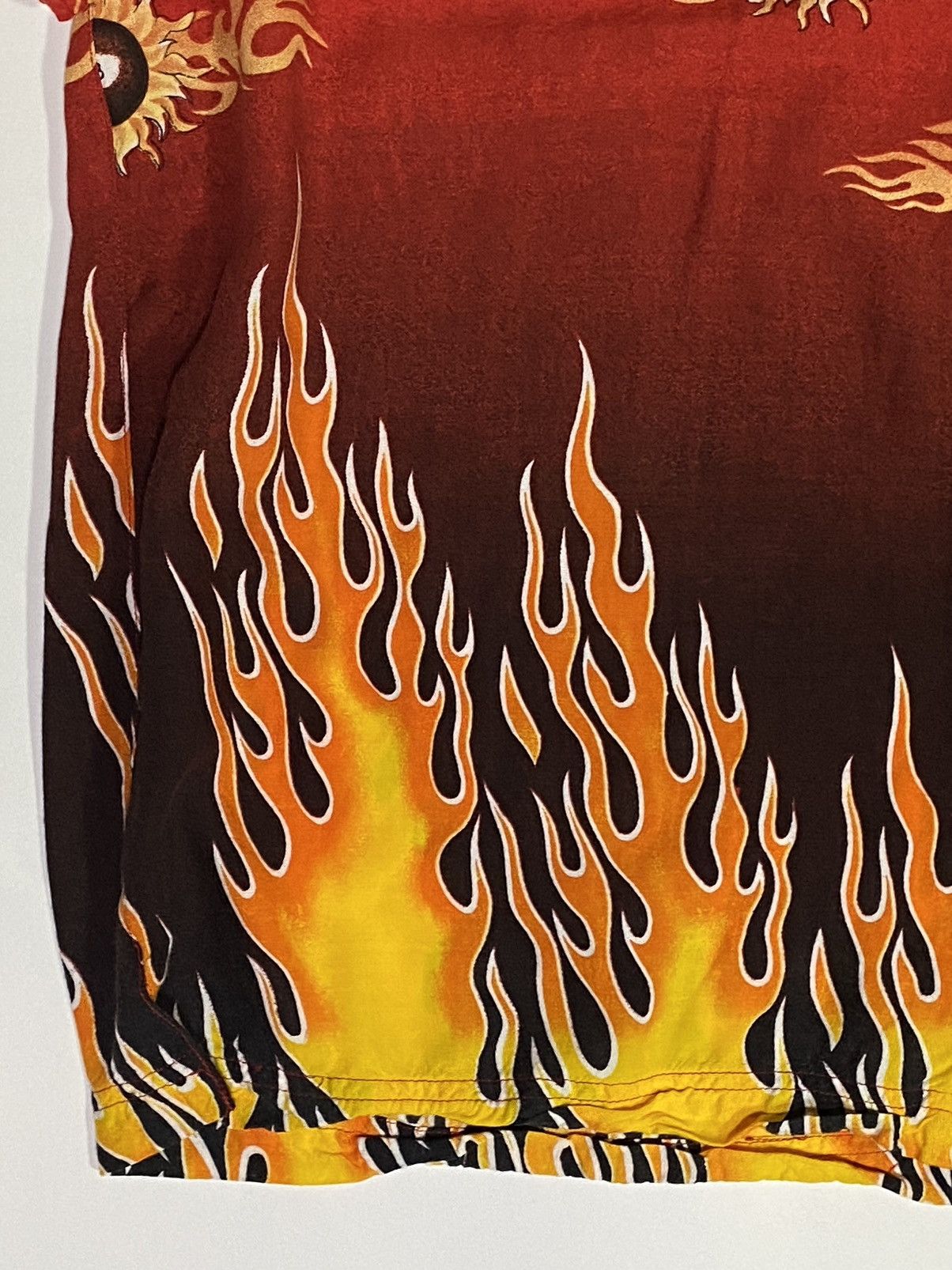 Vintage Malibu Dreams Men’s Button Down Shirt Flames Rayon Size L Size US L / EU 52-54 / 3 - 9 Thumbnail