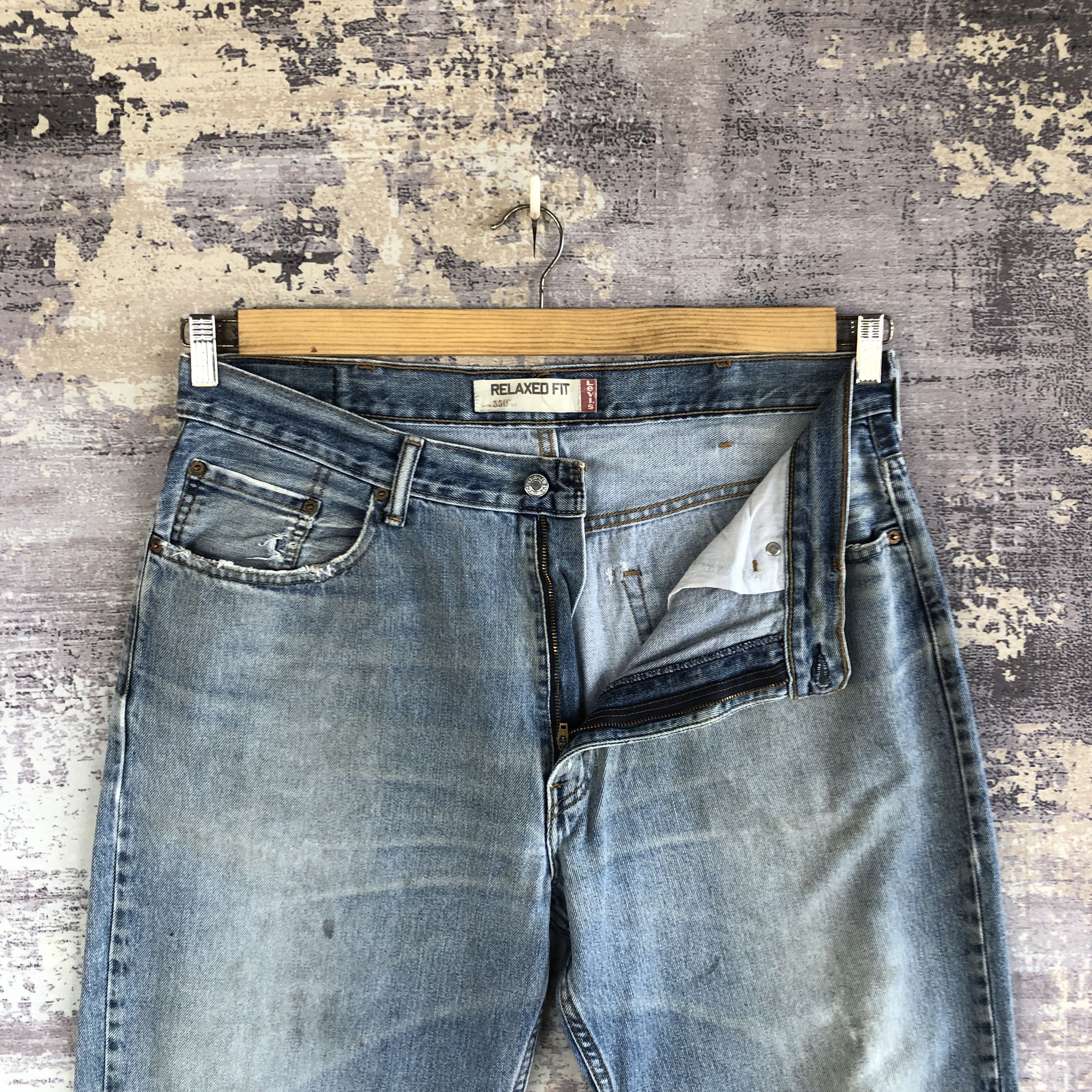 Levi's Vintage Levis 550 Baggy Jeans Levi's Faded Light Wash Denim Size US 36 / EU 52 - 6 Thumbnail