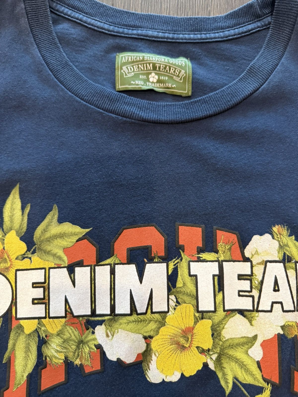 DENIM TEARS Denim Tears Cotton Floral Logo Tee (PRICE NEGOTIABLE) Size US S / EU 44-46 / 1 - 2 Thumbnail