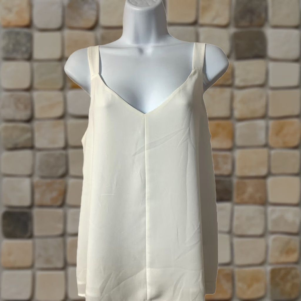 Forever 21 FOREVER 21 Shirt Womens S White Cami Top Women Small Scoop Neck Tank Sleeveless Light Size S / US 4 / IT 40 - 1 Thumbnail