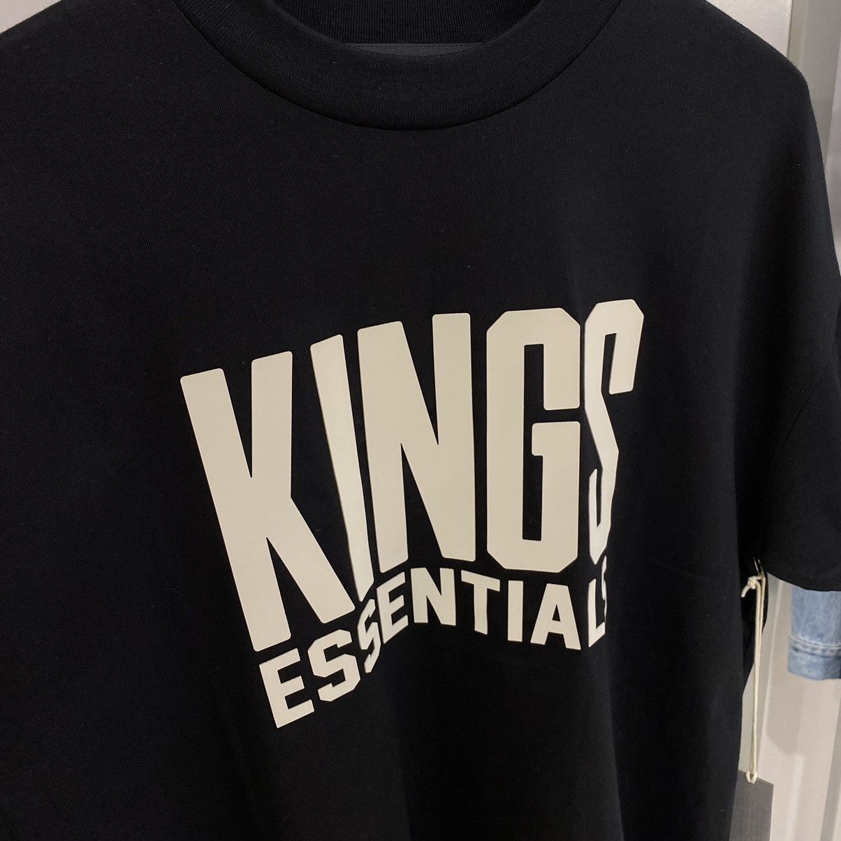 Essentials × NBA Fear of God Essentials x NBA Kings Tee Black Size US S / EU 44-46 / 1 - 2 Thumbnail