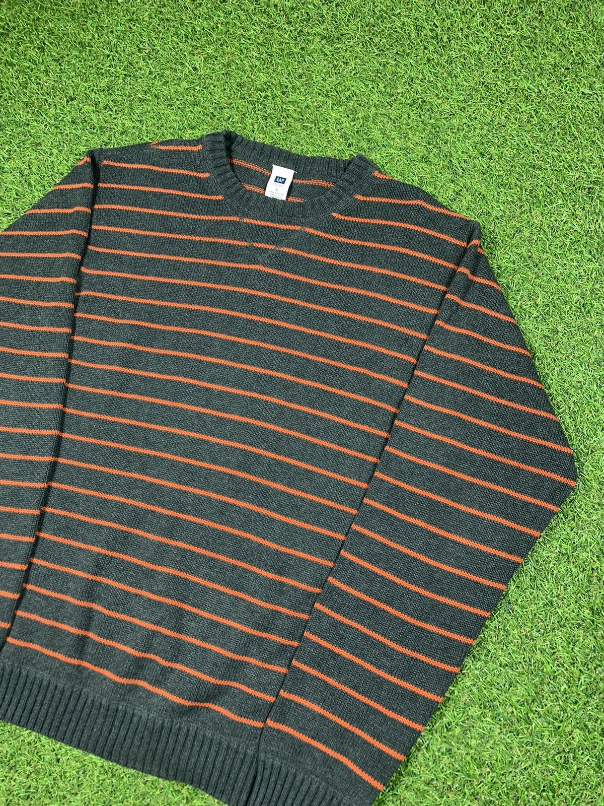 Gap Vintage Gap sweatshirt striped streetwearY2K size S Size US S / EU 44-46 / 1 - 1 Thumbnail