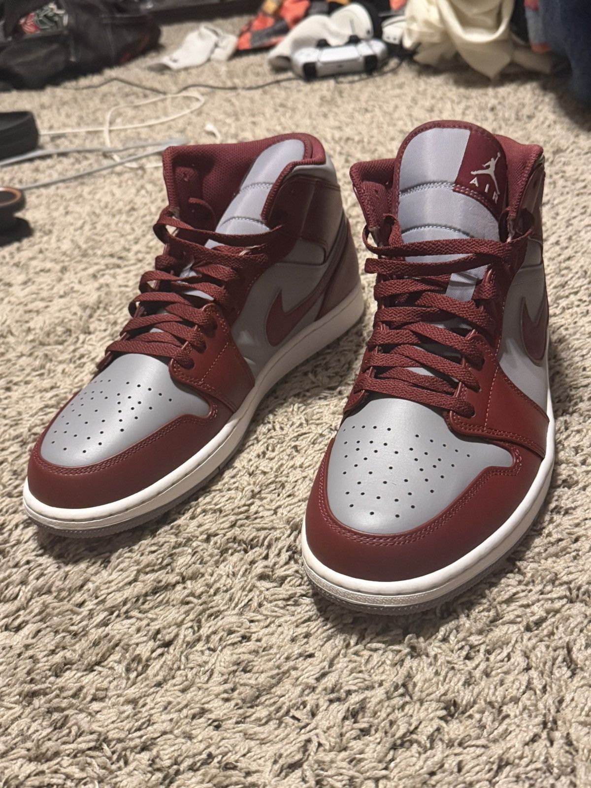 Jordan Brand Air Jordan 1 mid burgandy and gray Size US 13 / EU 46 - 2 Thumbnail