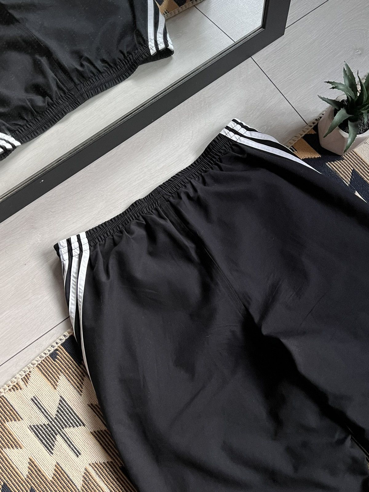 Adidas Vintage Adidas 3 Stripes Nylon Hype BaggyPants Size US 34 / EU 50 - 11 Thumbnail
