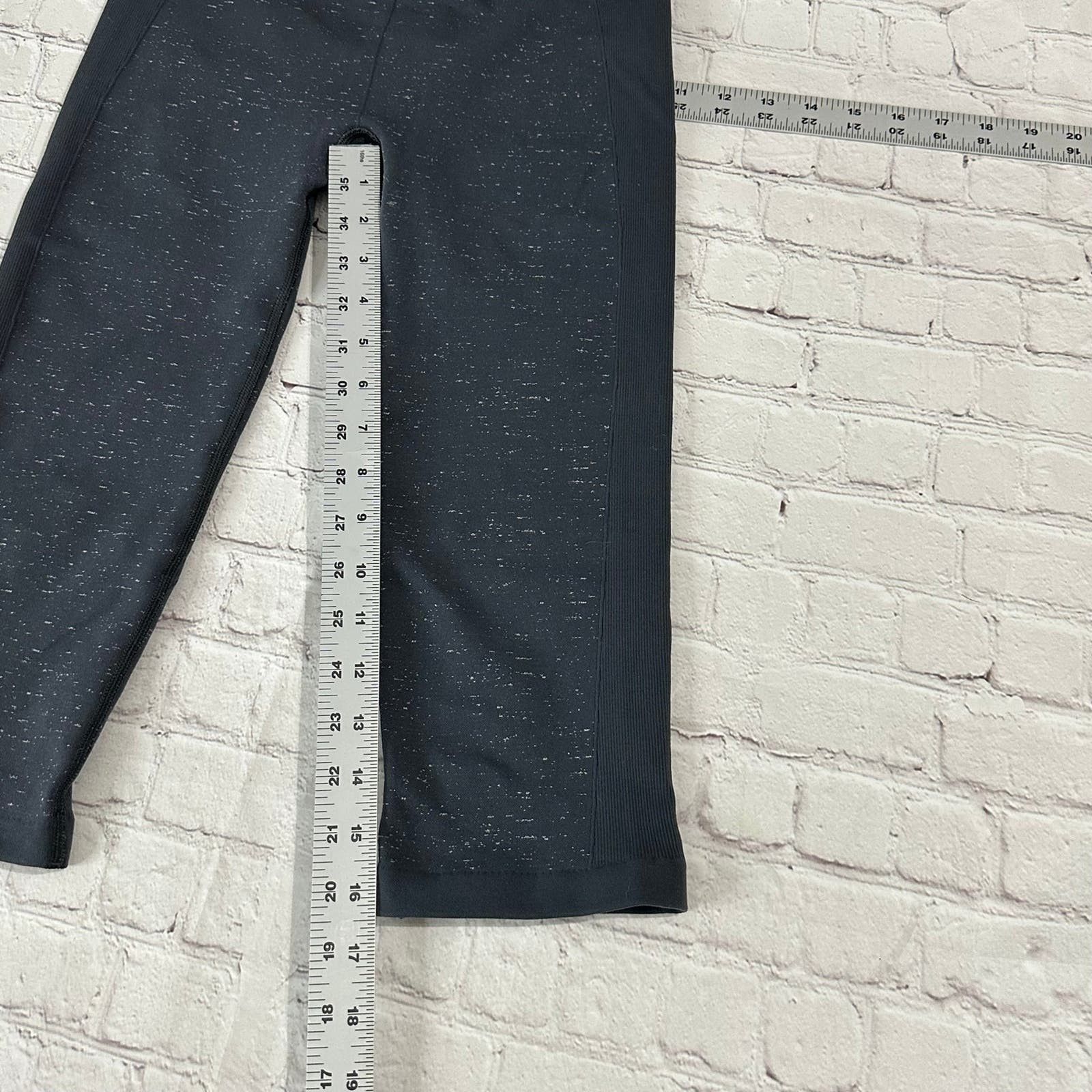 Lululemon Lululemon seamless leggings size 4 Size 27" / US 4 / IT 40 - 8 Thumbnail