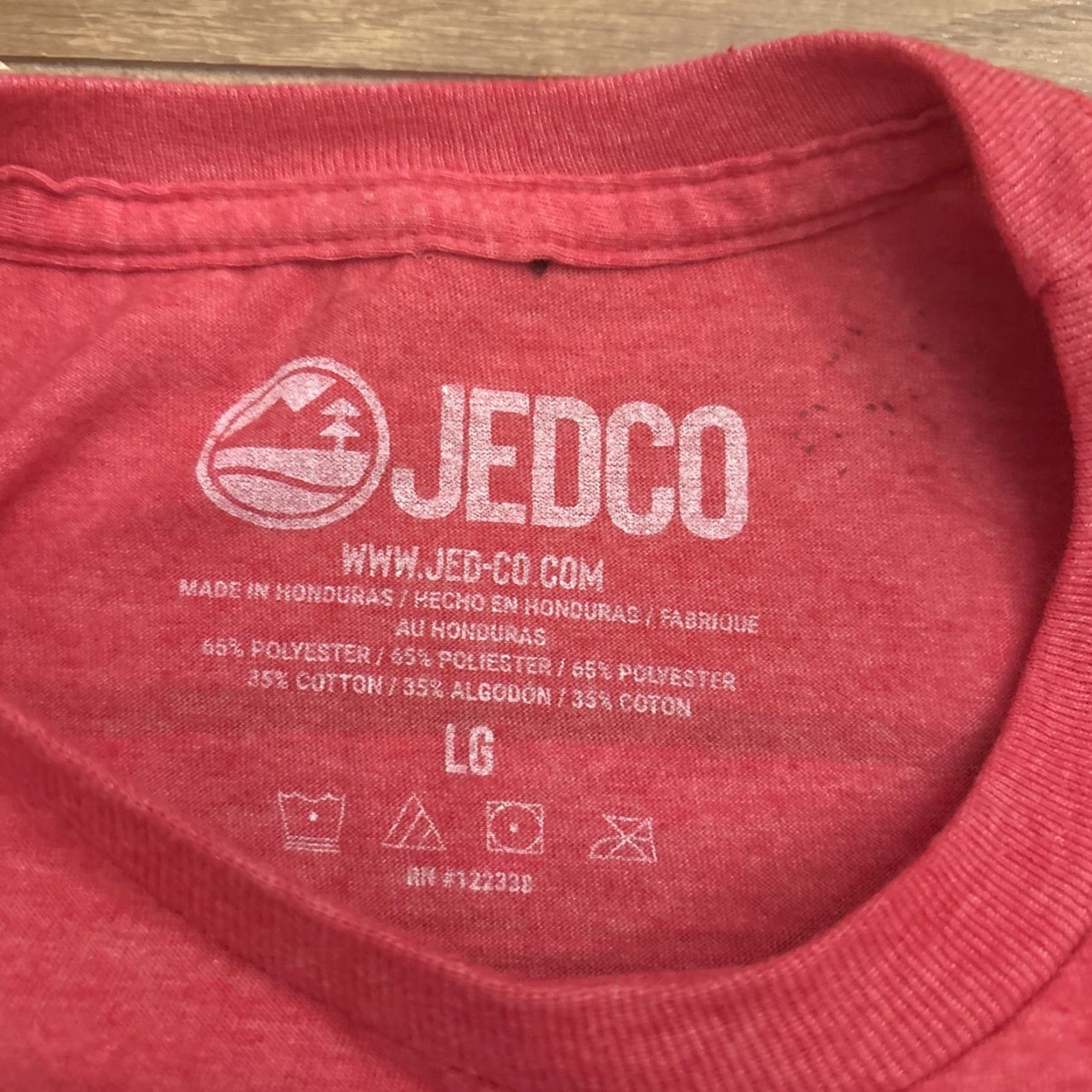 Jeep Jedco T-Shirt Back To The Beach Graphic Jeep Red L Men EUC Size US L / EU 52-54 / 3 - 4 Thumbnail