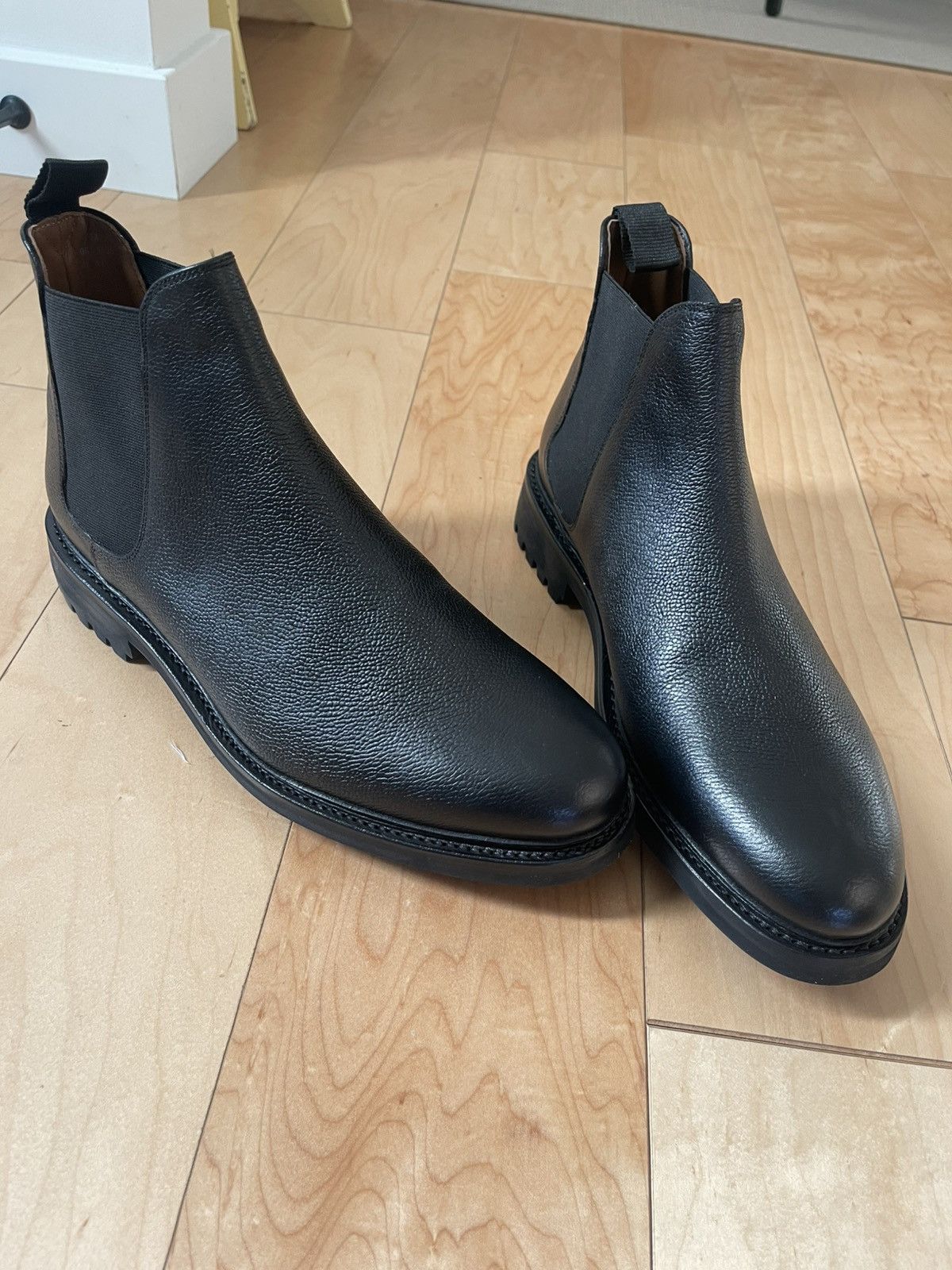 Allen Edmonds Allen Edmonds Chelsea mens boots 9 new Size US 9 / EU 42 - 17 Thumbnail
