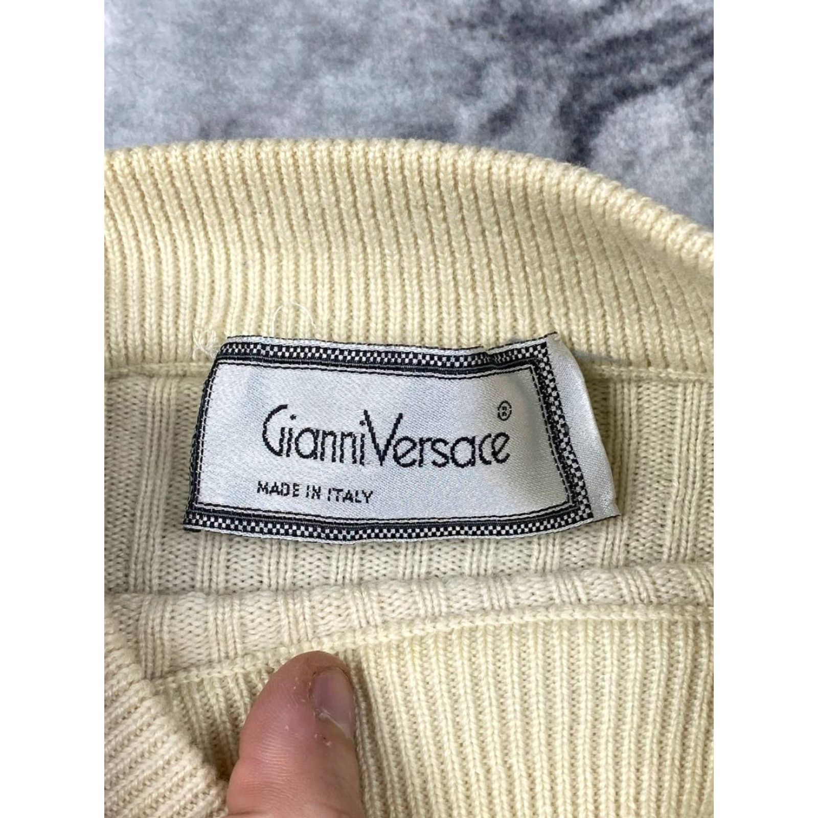 Versace VINTAGE Versace Knit Sweater Wool Logo Men White Size 50 L Pullover Knit Wool Sweater Men Logo White 50 Versace Vintage Size US L / EU 52-54 / 3 - 3 Thumbnail