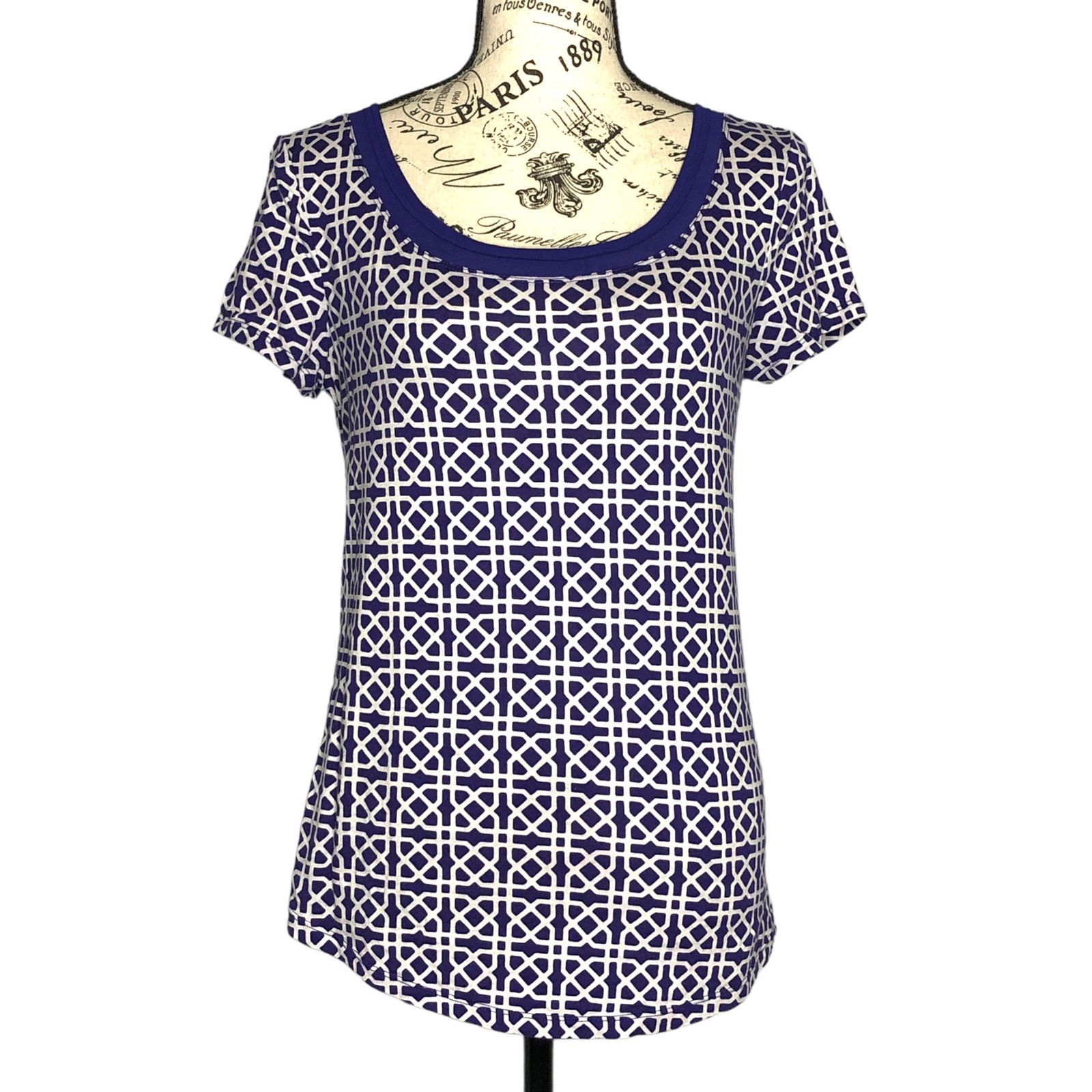 Ann Taylor Celtic Knot Patterned Sheer Round Neckline Short Sleeve Tee Size S / US 4 / IT 40 - 1 Thumbnail
