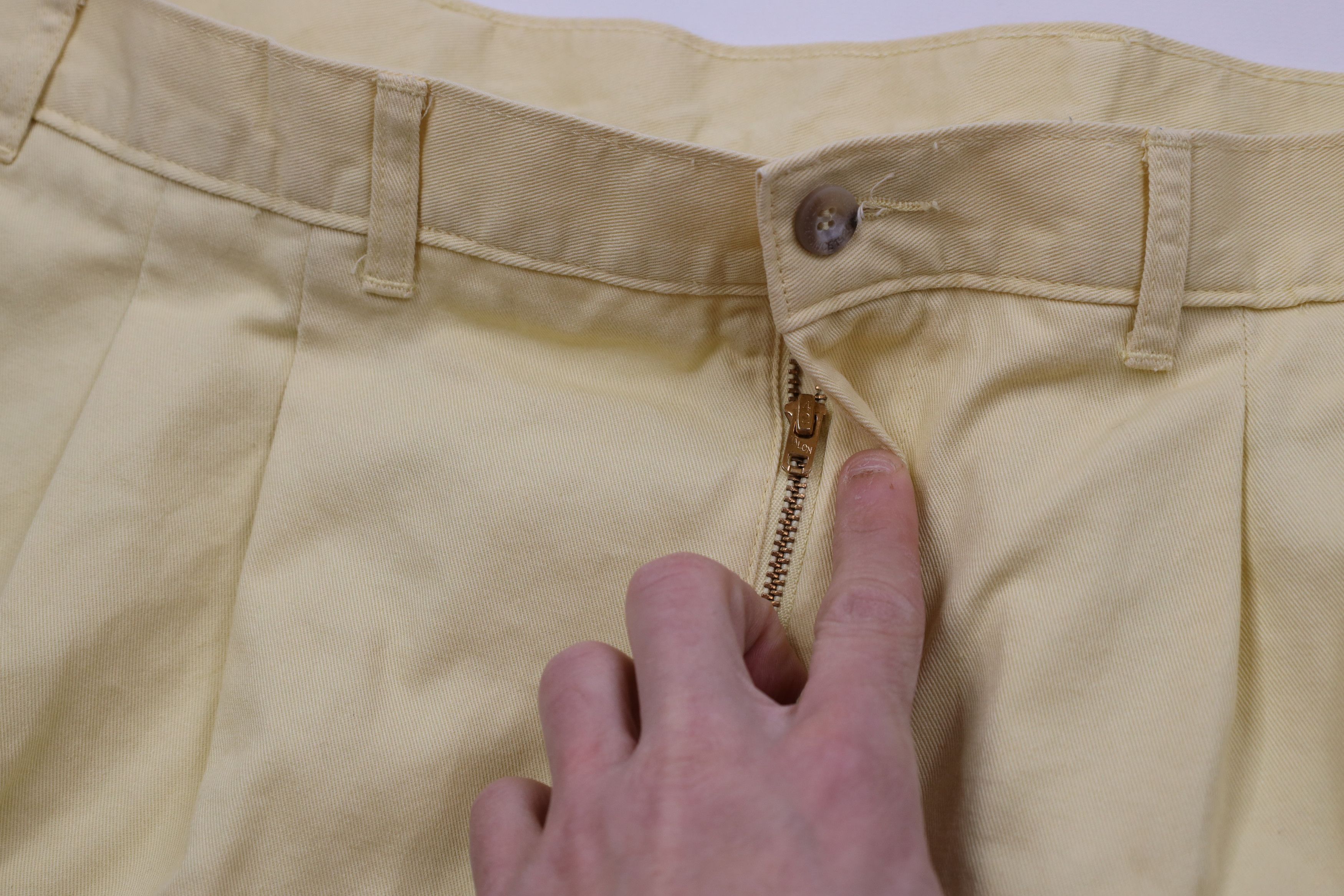 Eddie Bauer Vintage 90s Eddie Bauer Above Knee Pleated Chino Shorts Size US 32 / EU 48 - 5 Thumbnail