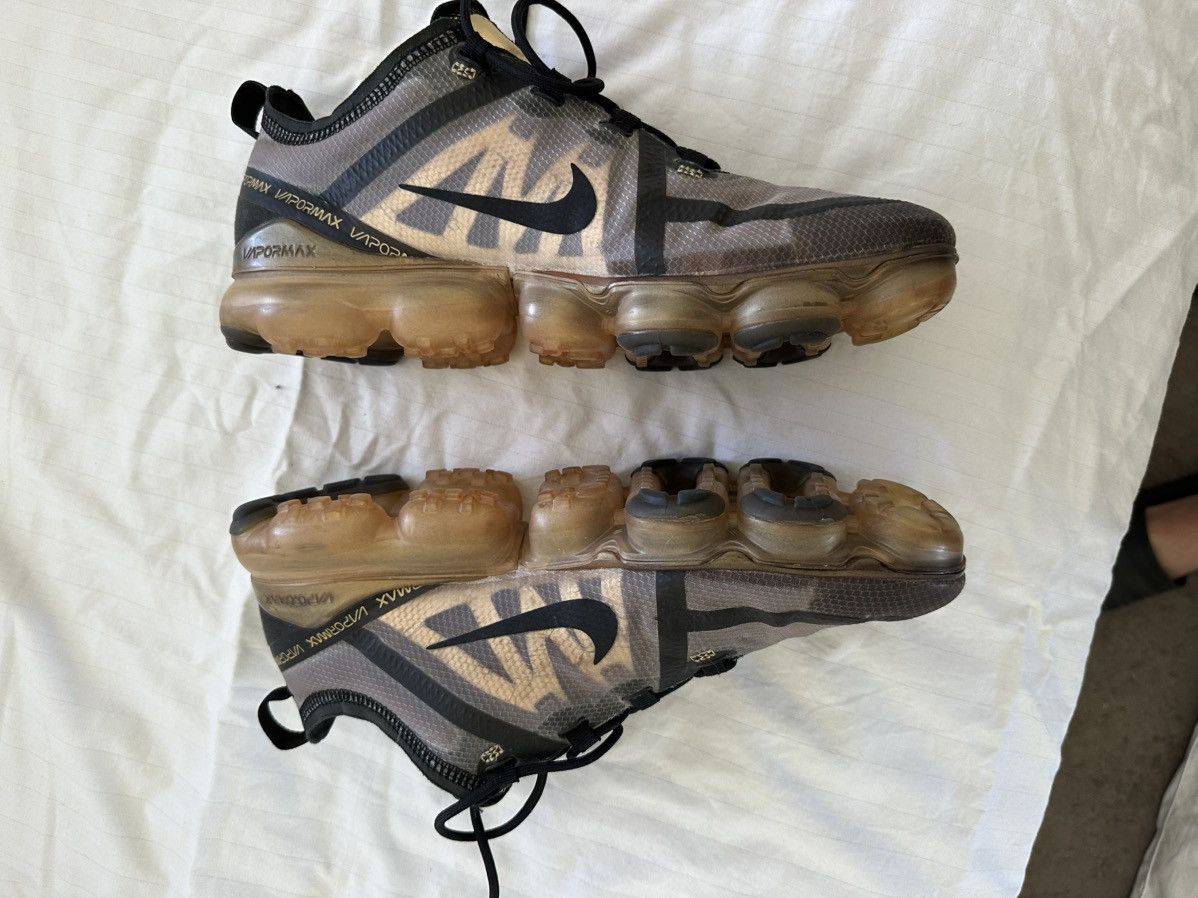 Nike Nike Air VaporMax 2019 Black Metallic Gold Size US 10 / EU 43 - 8 Thumbnail