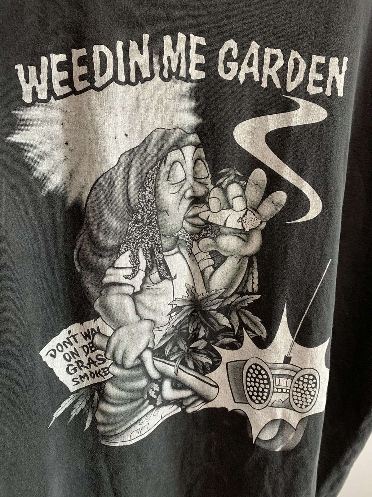 Band Tees × Vintage Vintage 90s Weedin Me Garden Marijuana smoke blunt tee Size US L / EU 52-54 / 3 - 7 Thumbnail