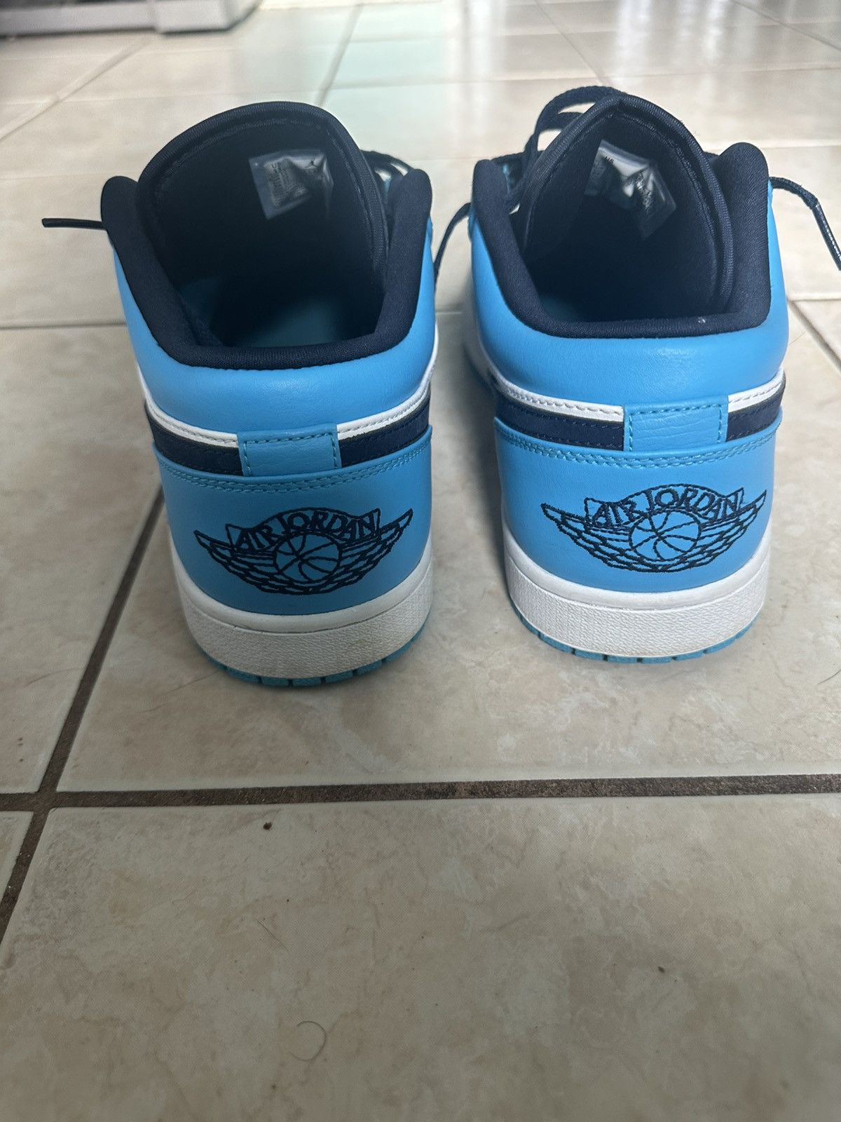 Jordan Brand AIR JORDAN 1 LOW UNC Size US 11 / EU 44 - 4 Thumbnail
