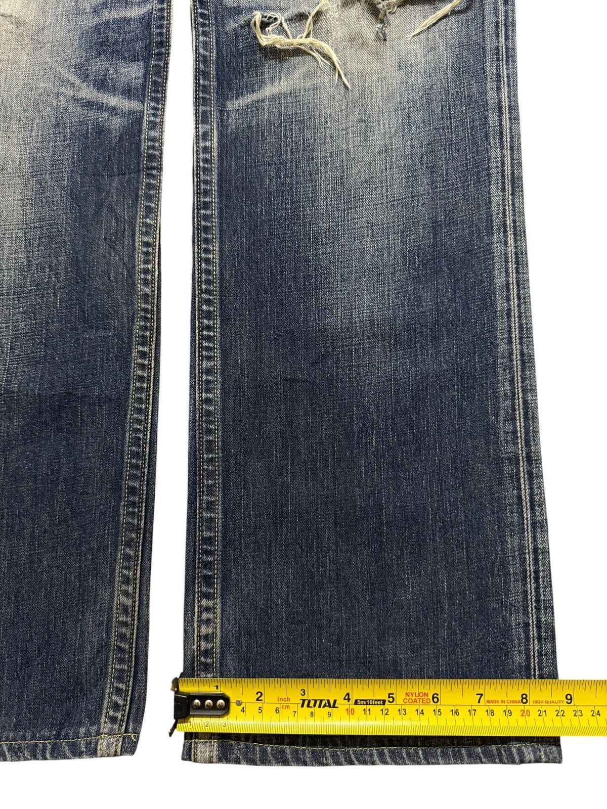 Levi's Vintage 90s Levis 502 Faded Whiskers Wash Distress Relaxed Size US 33 - 13 Thumbnail
