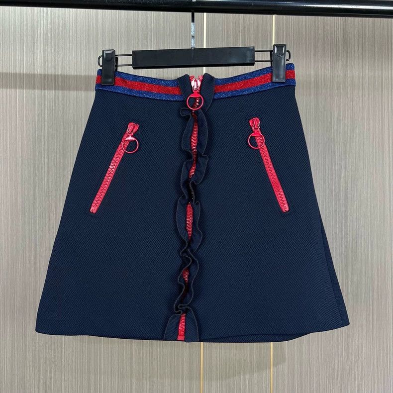 Gucci Gucci Size XS Short skirt with lace flap 2504-Nextarrow Size 24" / US 00 / IT 34 - 1 Thumbnail