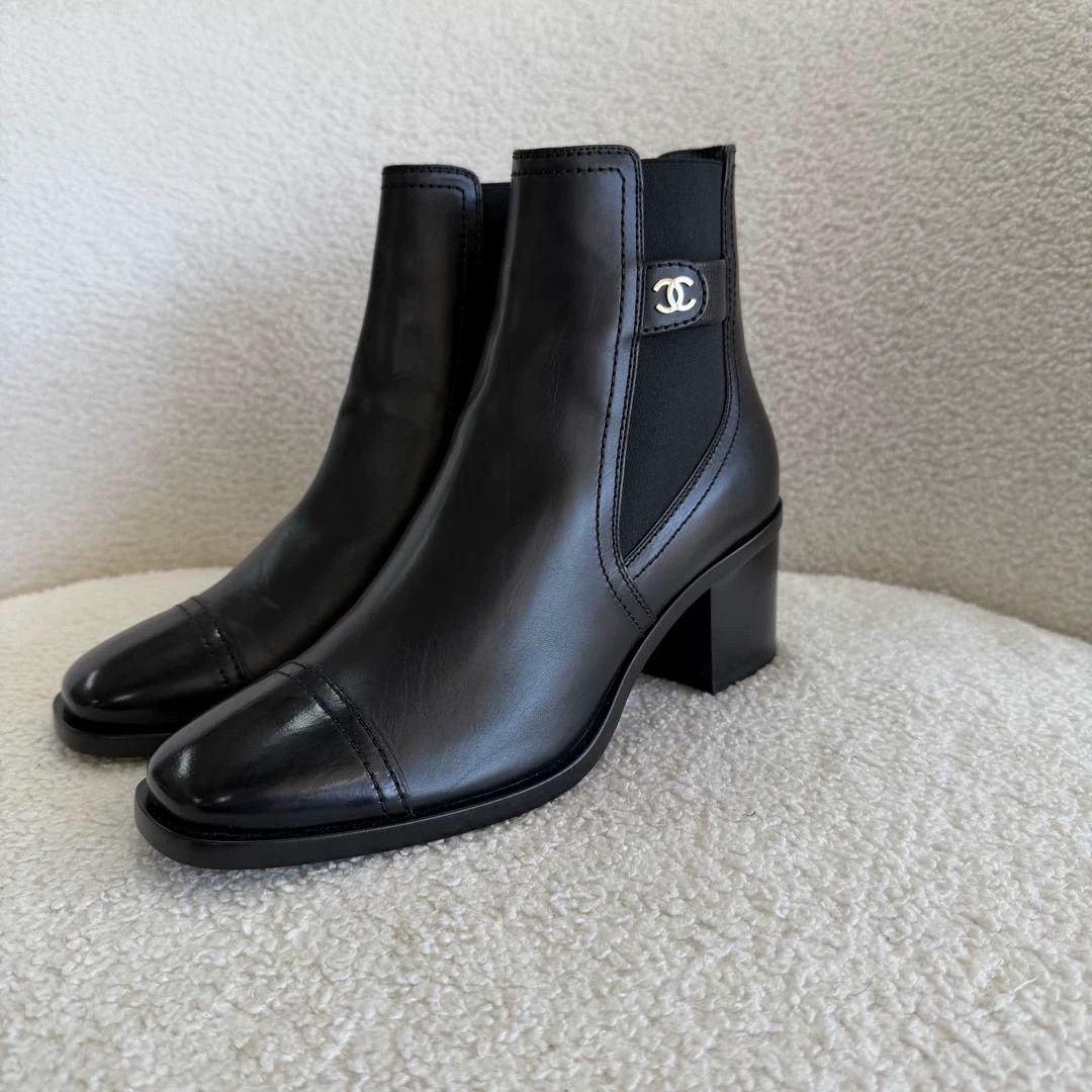 Chanel Chanel Black Block Heel Short Boots 39C 8008 Size US 8.5 / IT 38.5 - 1 Thumbnail