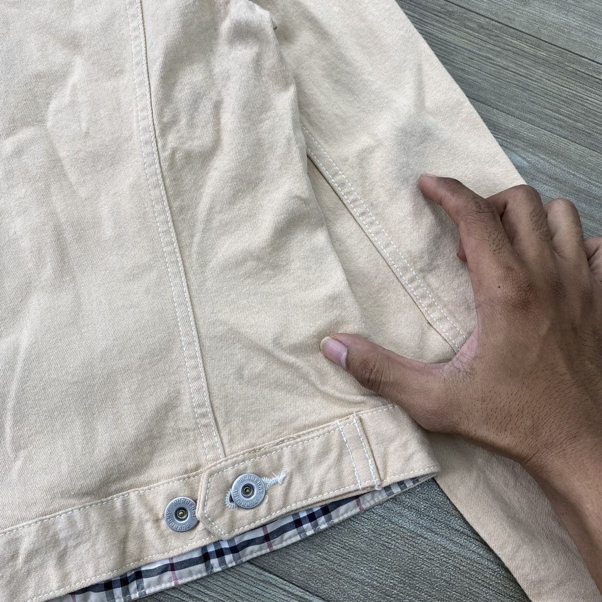 Burberry Vintage Burberry London Nova Check Beige Denim Jacket Luxury Size US S / EU 44-46 / 1 - 19 Thumbnail
