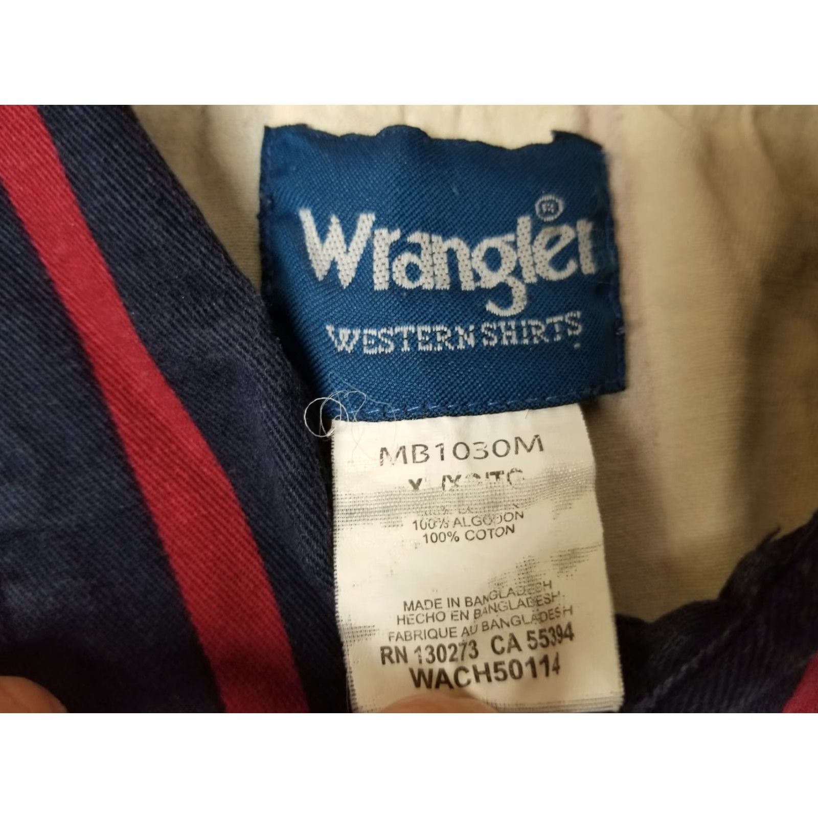 Wrangler VINTAGE Wrangler Western COWBOYS PEARL SNAP Striped Brushpopper SHIRT XL blue cotton Men Regular Shirt XL blue striped Western vintage Wrangler Mens Size US XL / EU 56 / 4 - 6 Thumbnail
