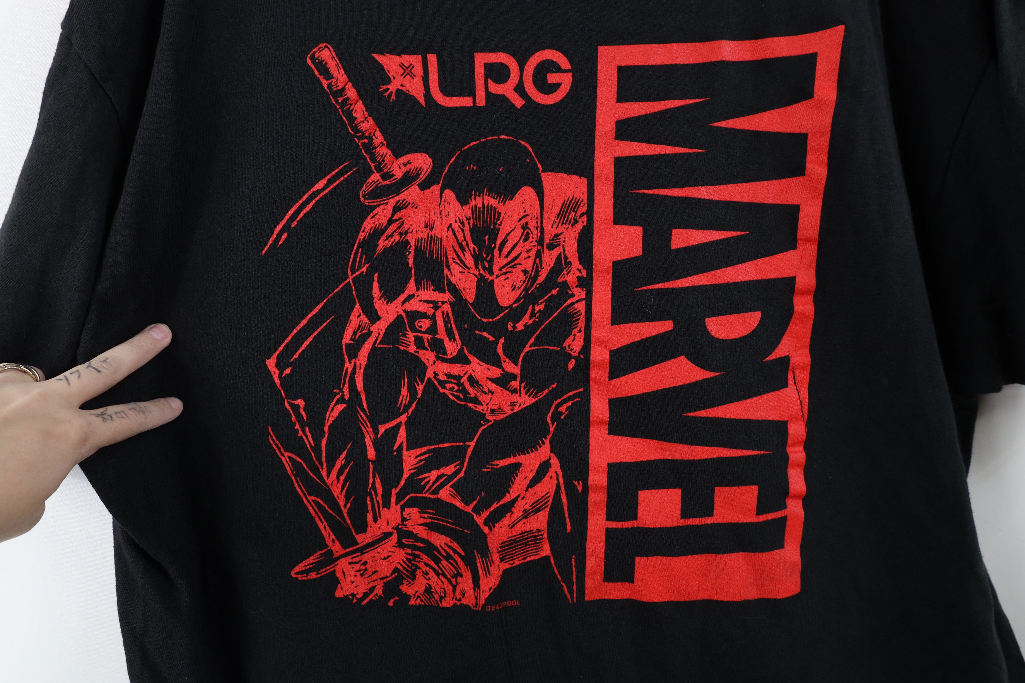 Vintage Marvel Comics x LRG Spell Out Deadpool T-Shirt Black Size US XXL / EU 58 / 5 - 4 Thumbnail