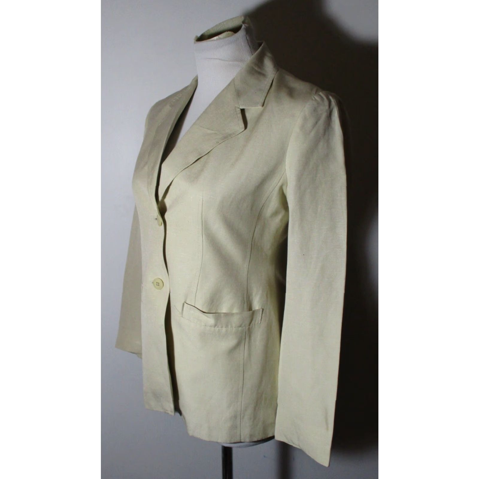 Vintage VINTAGE CLASSIQUES ENTIER Tan Silk & Linen Jacket XXS Women’s Solid Long Sleeve Short Jacket Tan Silk & Linen 2XS Classic Jacket Womens Size XXS / US 00 / IT 34 - 3 Thumbnail