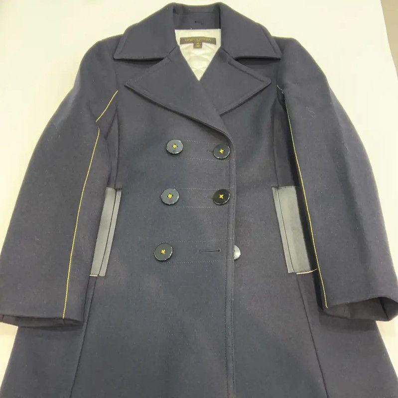 Louis Vuitton Louis Vuitton Double Breasted Wool Coat for Women 0089 Size S / US 4 / IT 40 - 1 Thumbnail