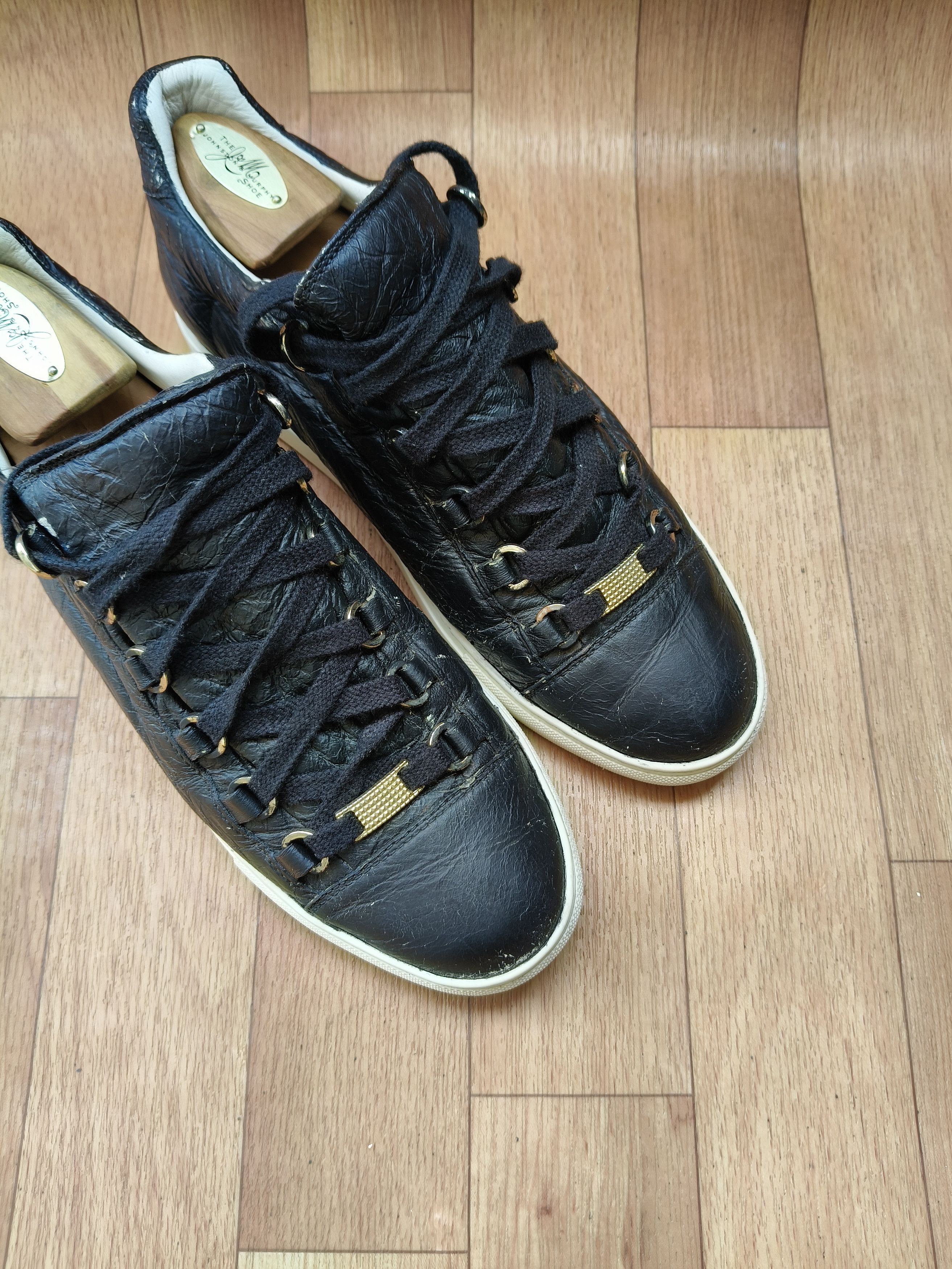 Balenciaga BALENCIAGA ARENA CRACKED EFFECT LOW TOP SNEAKERS Size US 7.5 / EU 40-41 - 13 Thumbnail