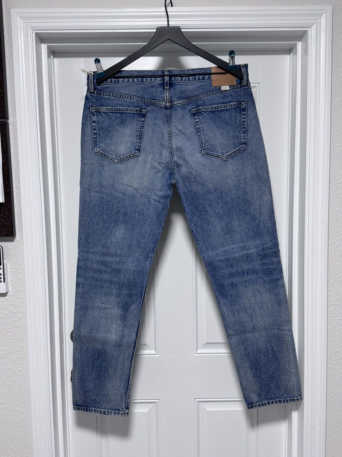 RE/DONE RE/DONE Men’s 90s Slim Fit Jeans Mid Worn Light Blue Denim Size US 36 / EU 52 - 9 Thumbnail