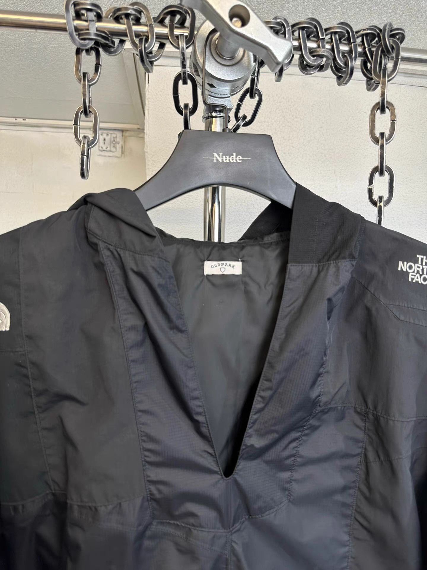 The North Face White Lightweight Jacket with Zip Pockets Size US M / EU 48-50 / 2 - 2 Thumbnail