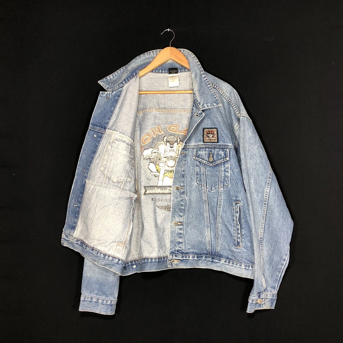 Harley Davidson × Vintage × Warner Bros Harley Davidson Motorcycle Warner Bros 2000 Trucker Jacket Size US XL / EU 56 / 4 - 3 Thumbnail