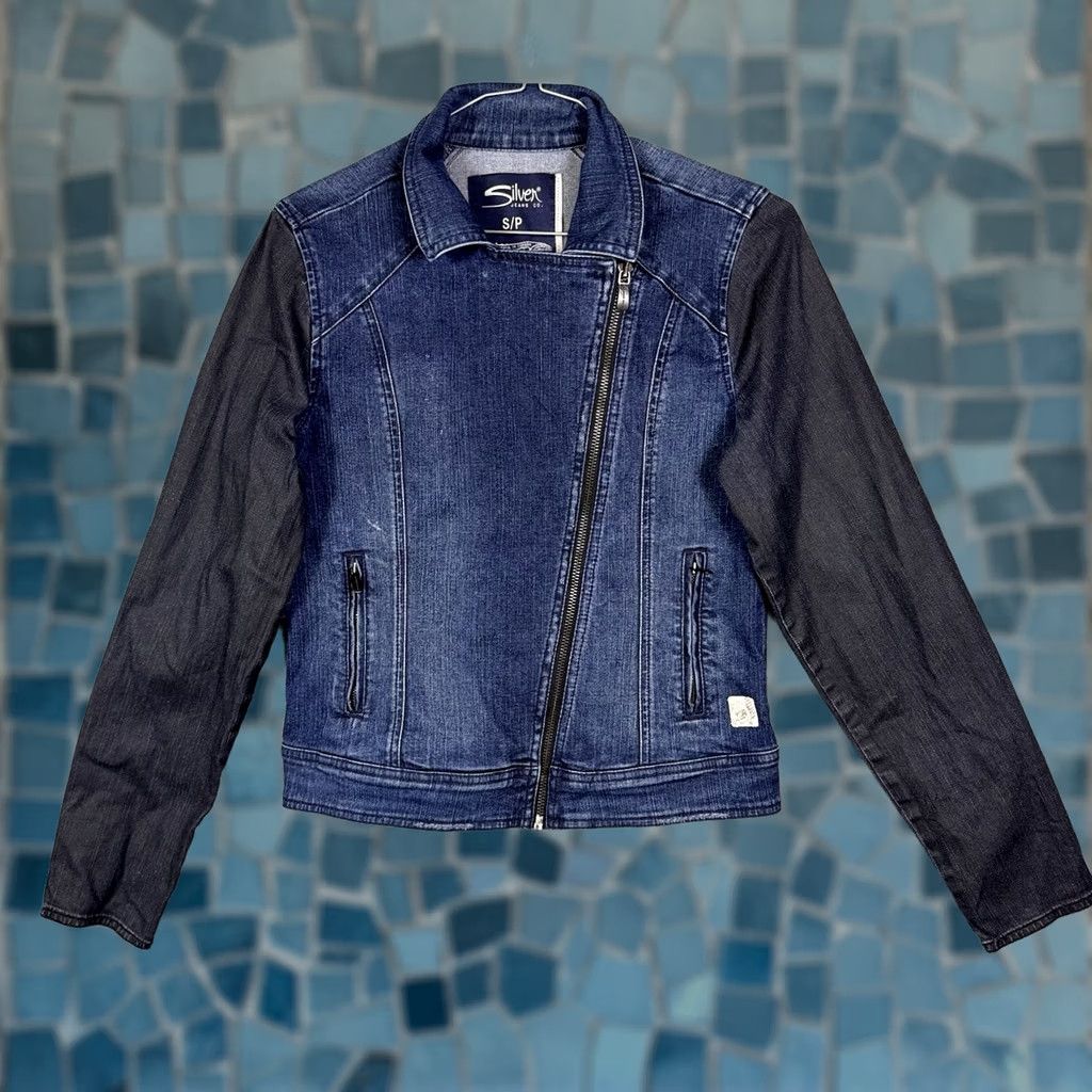 Silver Jeans Co. Silver Jeans Co Denim Jacket Womens S Trucker Boho Moto Full Zip Grunge Y2K Jacket Womens S Blue Geometric 80s? Size 28" / US 6 / IT 42 - 1 Thumbnail