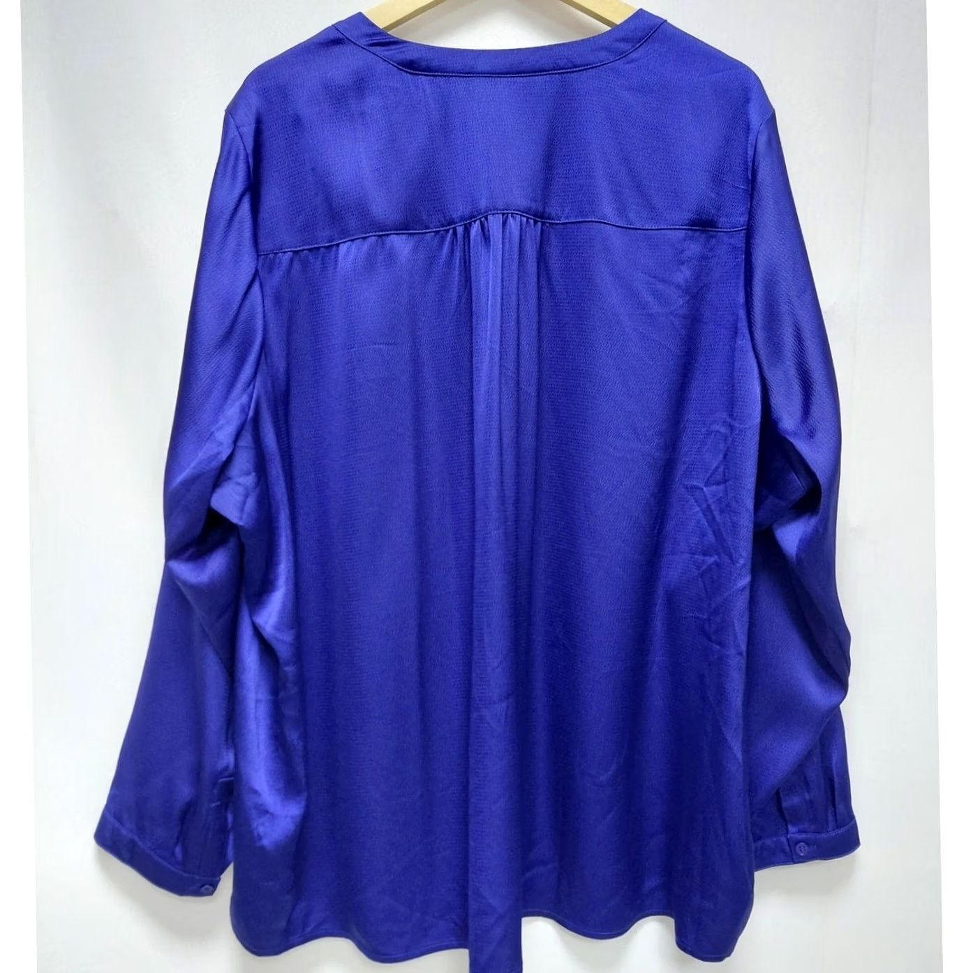Vintage Lane Bryant Blouse Solid Knit Blue Plus Size 28 Long Sleeve V-Neck Women Shirt Standards Size 4XL / US 24-26 - 2 Thumbnail