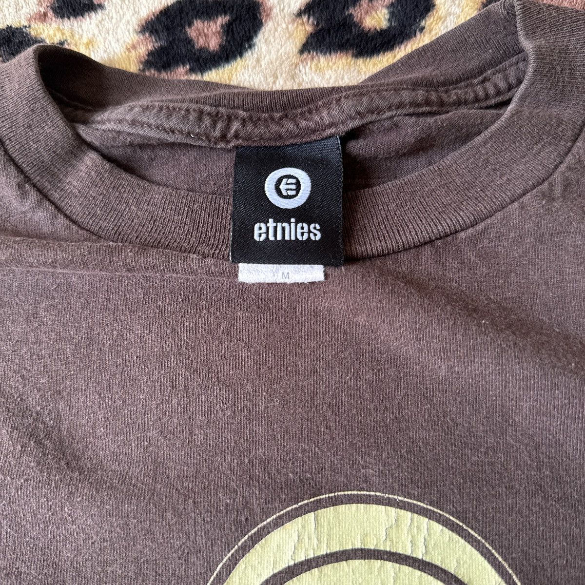 Etnies × Vintage Brown etnies headphones shirt Size US M / EU 48-50 / 2 - 4 Thumbnail