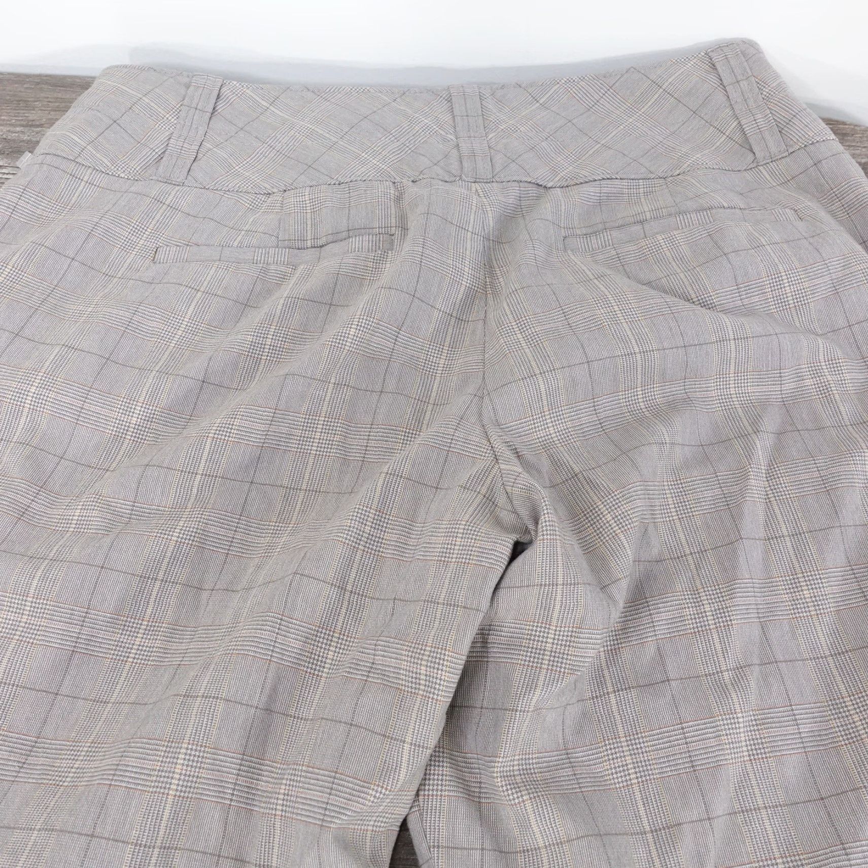 Vintage Vintage The Limited Cassidy Fit Flat Front Plaid Chino Shorts Women’s Size 6 Size 28" / US 6 / IT 42 - 4 Thumbnail